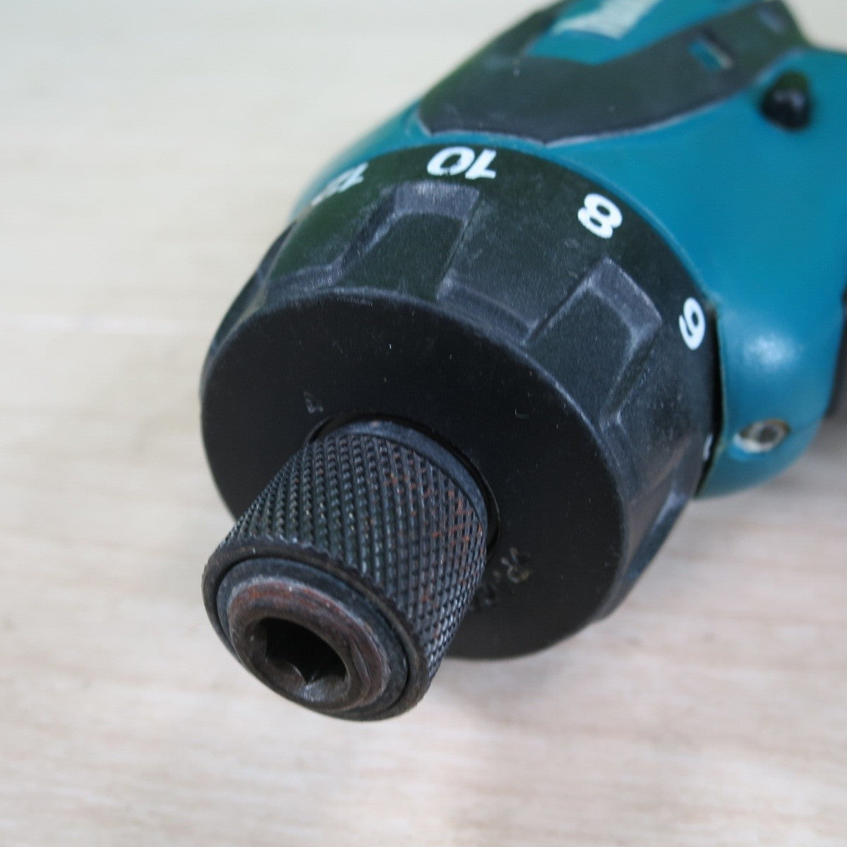 ☆マキタ makita 充電式 ドライバドリル DF030DWX 10.8V バッテリ BL1013 充電器 DC10WA セット☆ [送料無料]