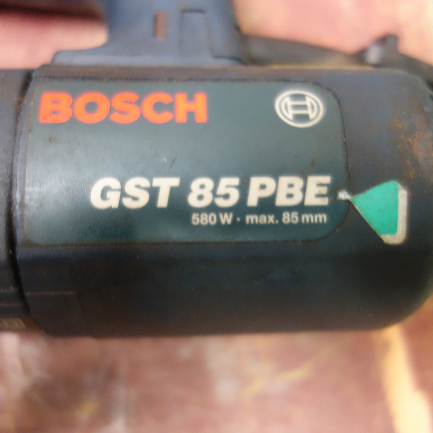 [送料無料] ☆ボッシュ ジグソー 電気のこぎり 100V GST 85 PBE ケース 替刃 付き BOSCH 電動 工具☆
