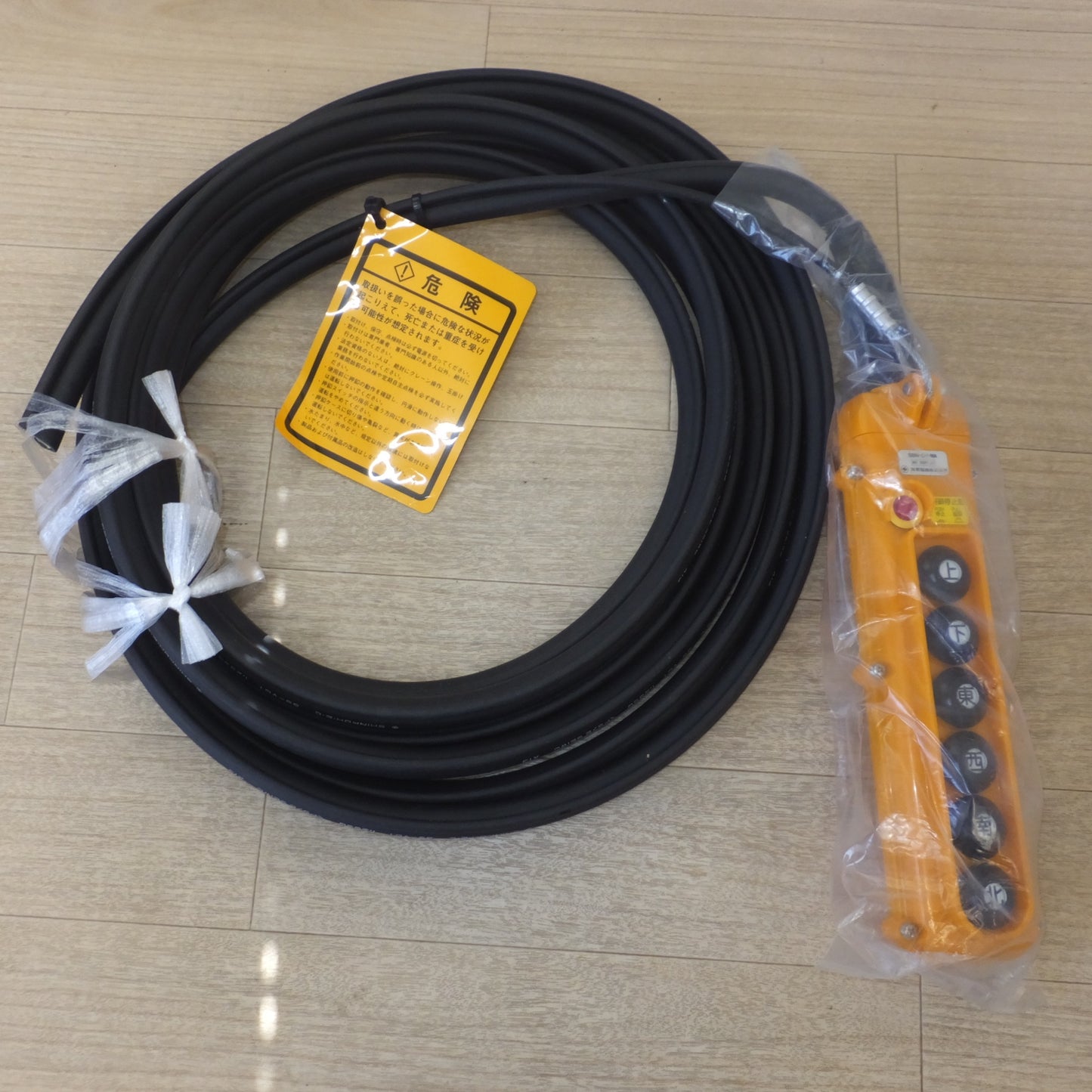 [送料無料] 未使用★新晃電機 クレーン・ホイスト操作用 押釦スイッチ SBN-6H-WA AC250V 3A　制御停止釦 付★