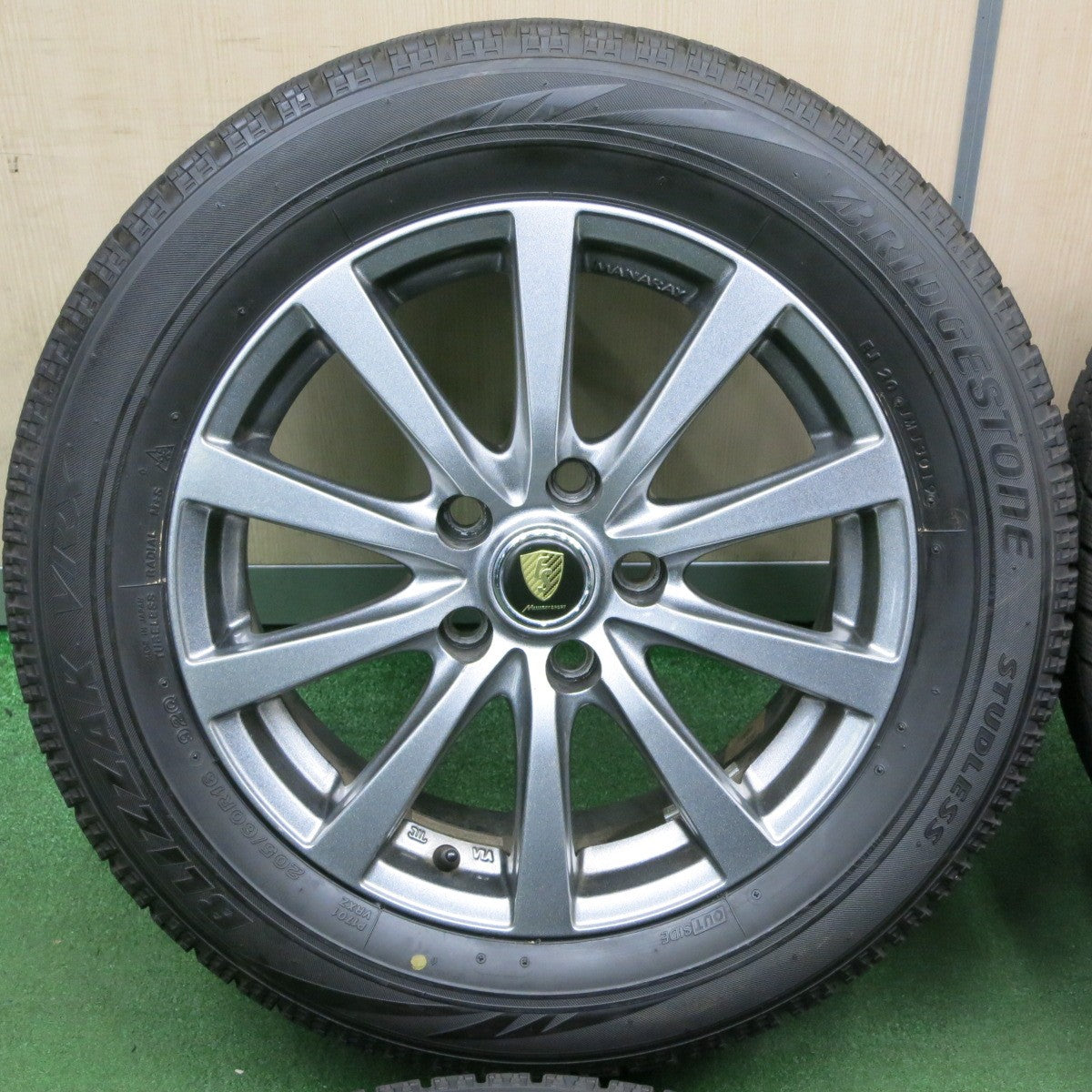 *送料無料* バリ溝！9分★スタッドレス 205/60R16 ブリヂストン ブリザック VRX MANARAY SPORT マナレイ 16インチ PCD114.3/5H★4040311TNス