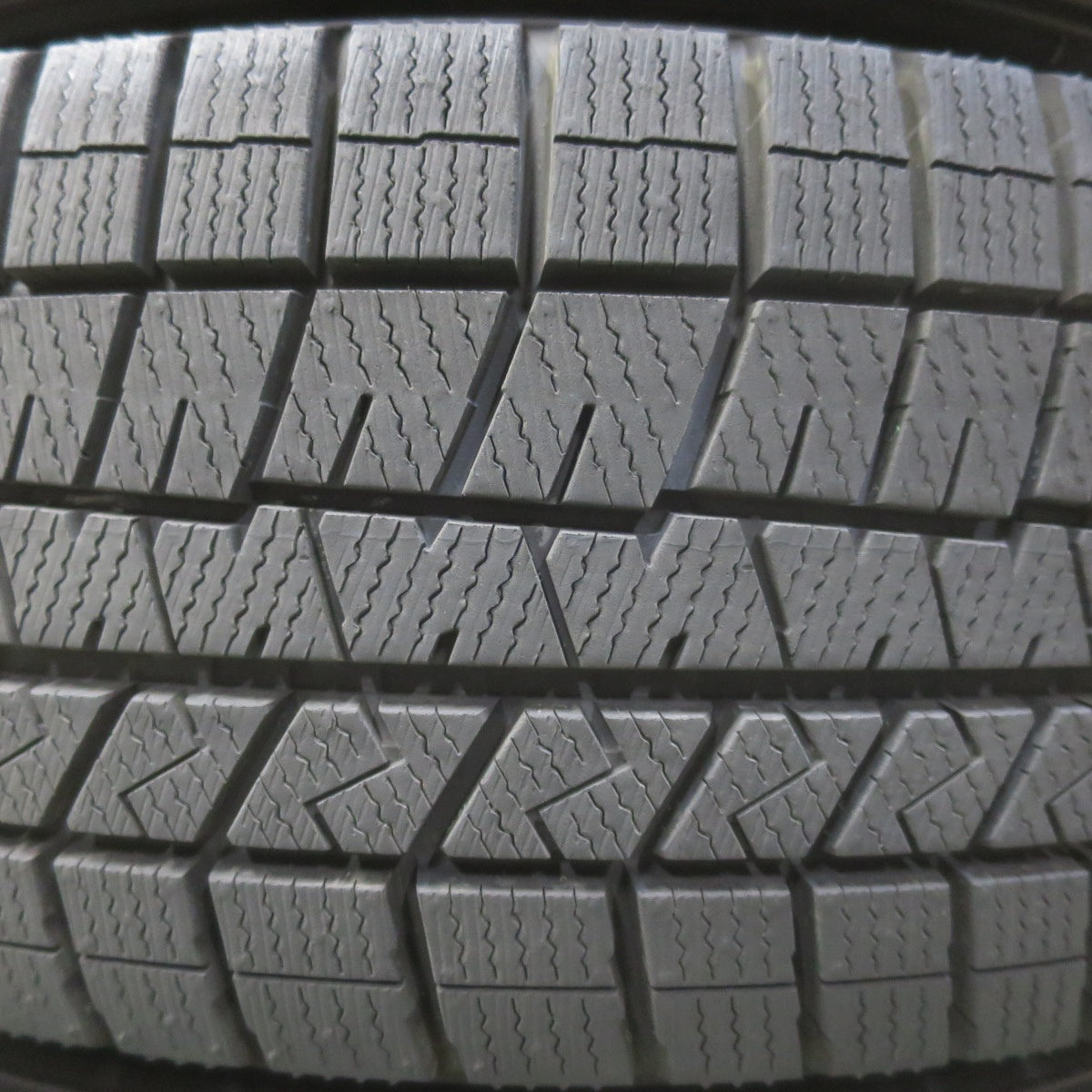 バリ溝！22年！キレイ！9.5分以上◎スタッドレス 195/65R15 ダンロップ ウインターマックス 03 MANARAY SPORT マナレイ スポーツ 15インチ PCD114.3/5H◎6082908イス