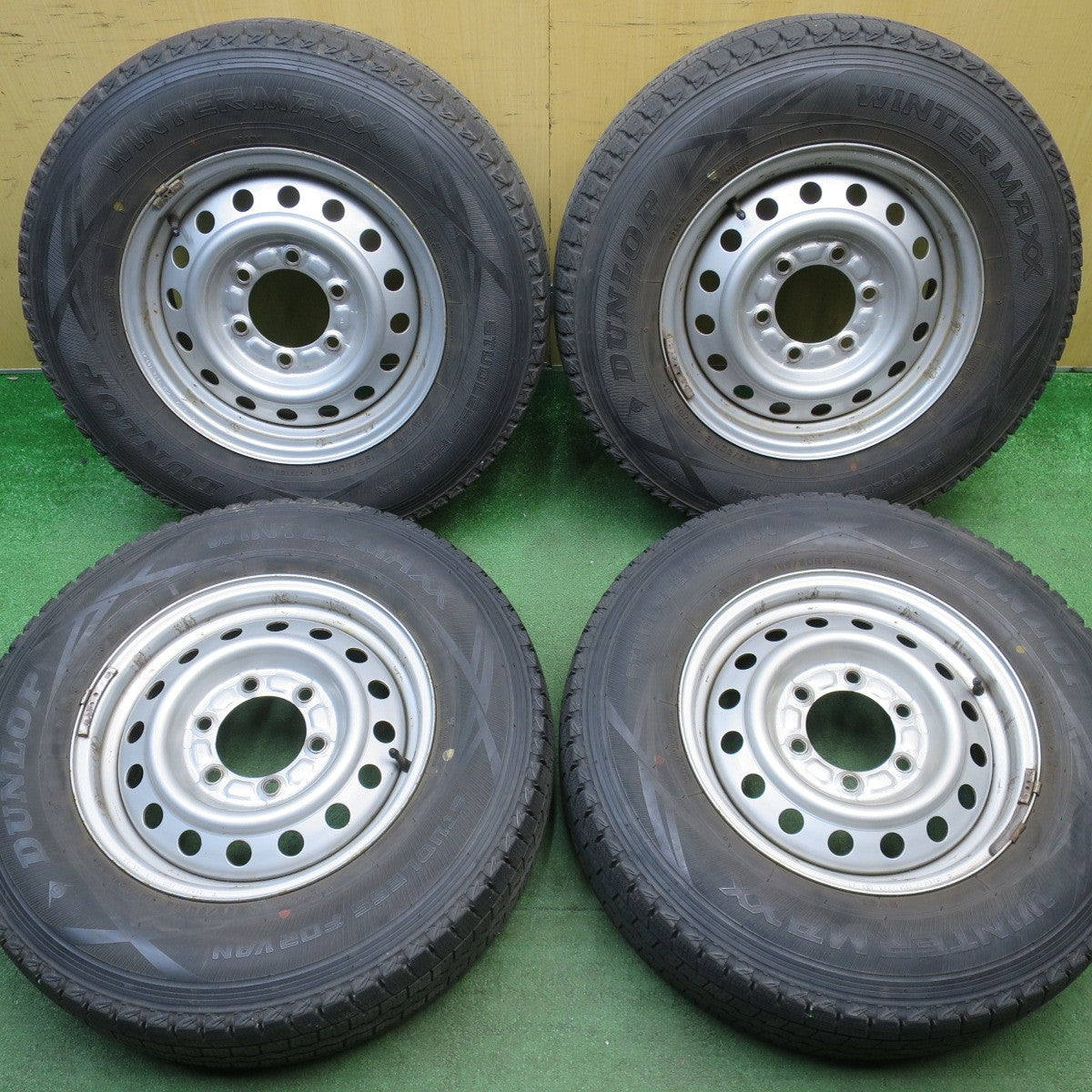 バリ溝！8.5分★スタッドレス 195/80R15 107/105L ダンロップ ウインターマックス SV01 スチール ホイール 15インチ PCD139.7/6H★6032203NJス