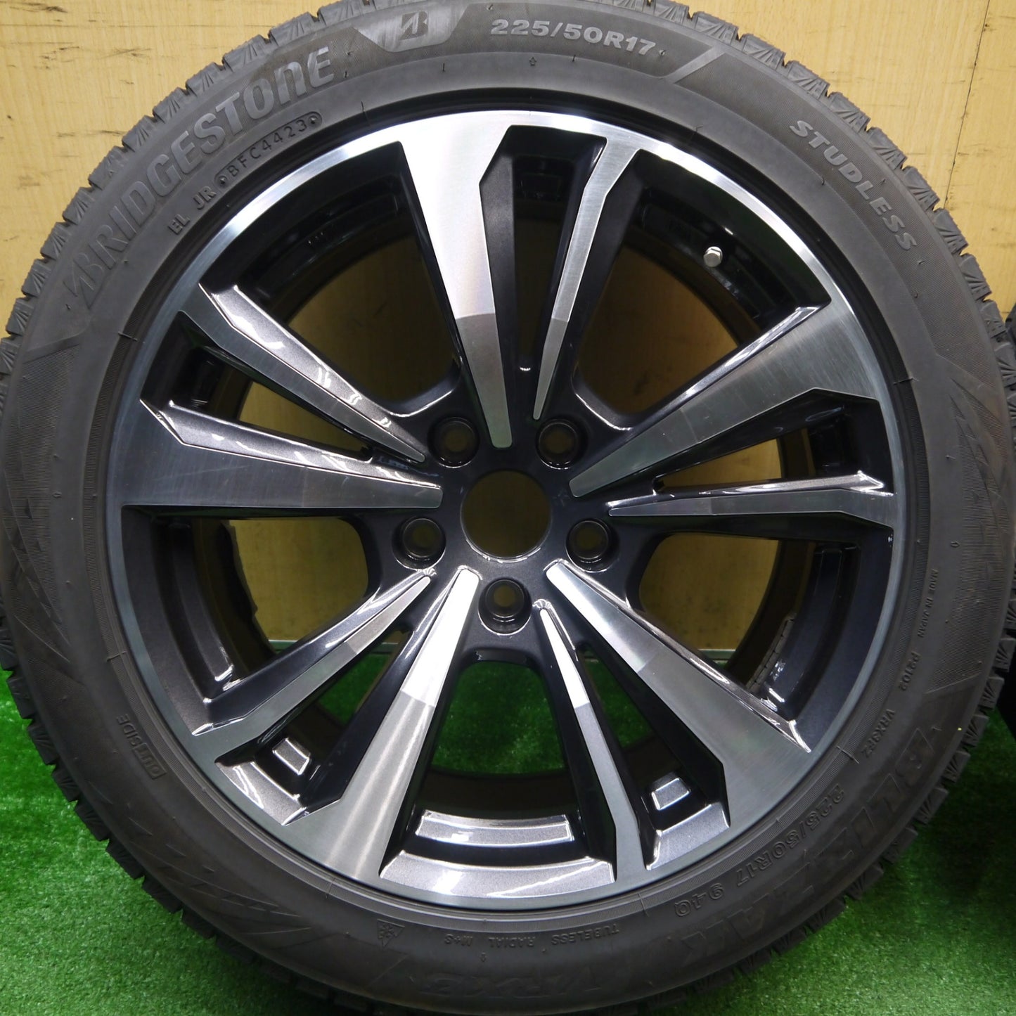 バリ溝！23年！キレイ！9分★BMW 等 smartline 365 225/50R17 スタッドレス ブリヂストン ブリザック VRX3 17インチ スマートライン PCD112/5H★5121706Hス