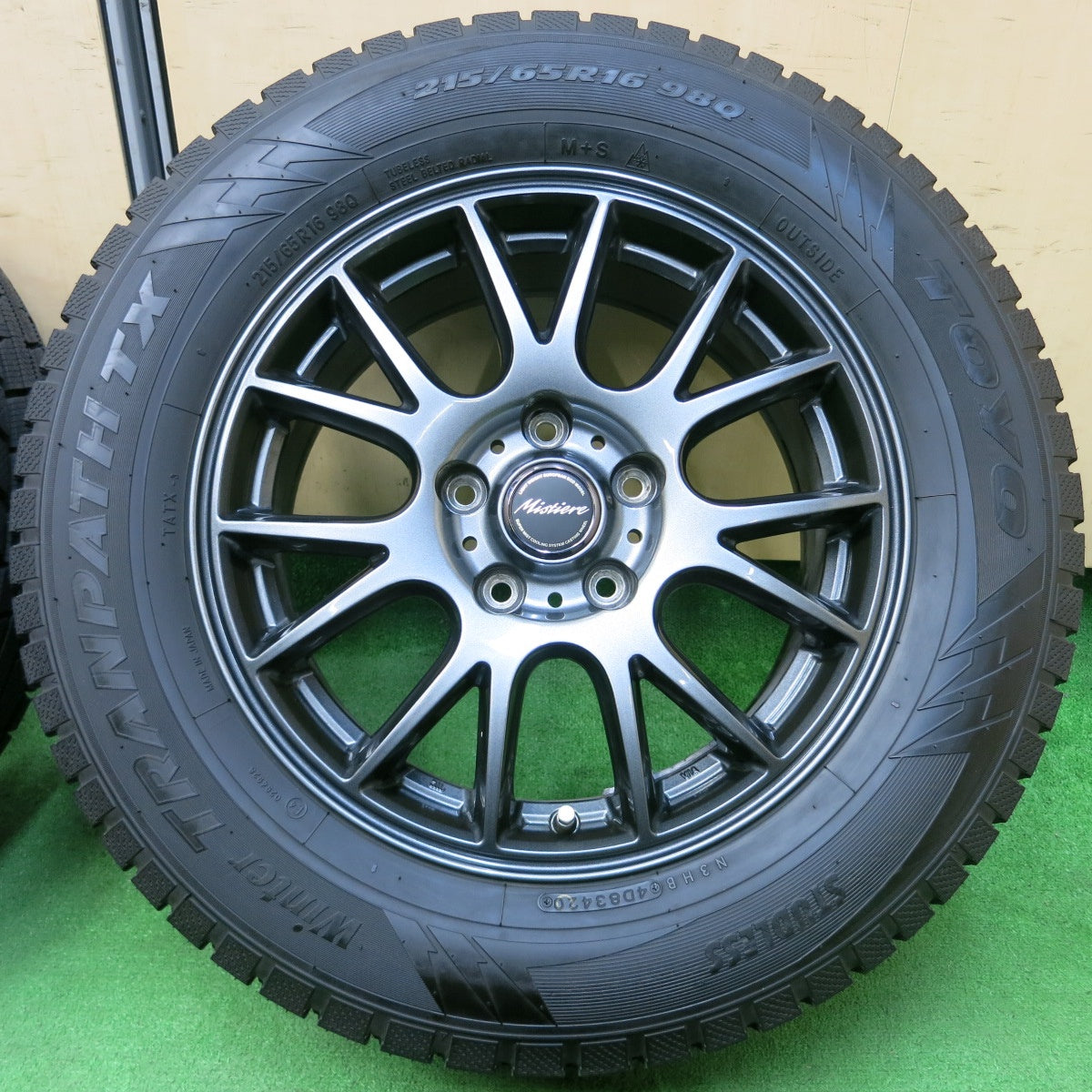 *送料無料* バリ溝！20年！キレイ！ほぼ10分★スタッドレス 215/65R16 トーヨー ウインター トランパス TX Mistiere ミスティーレ 16インチ PCD114.3/5H★4043007イス