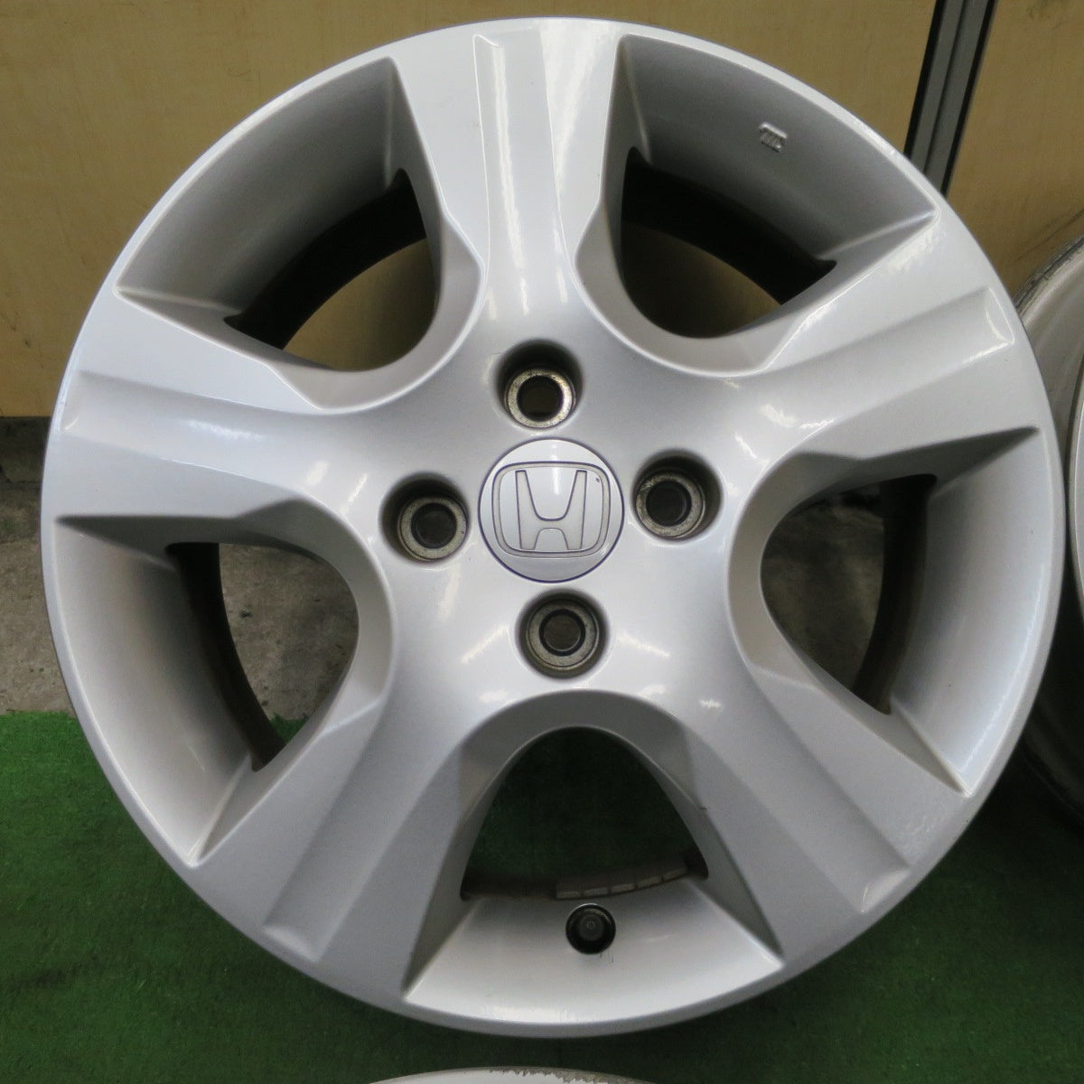 4本価格★ホンダ フィット シャトル 純正 ホイール 15インチ 15×5.5J PCD100/4H★6060906NGホ