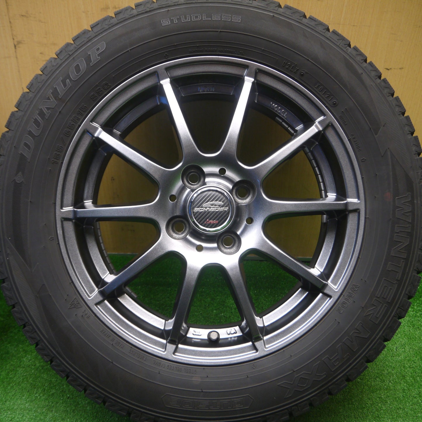 [送料無料] キレイ！21年★スタッドレス 185/65R15 ダンロップ ウインターマックス WM02 SCHNEIDER シュナイダー 15インチ PCD100/4H★4103004Hス