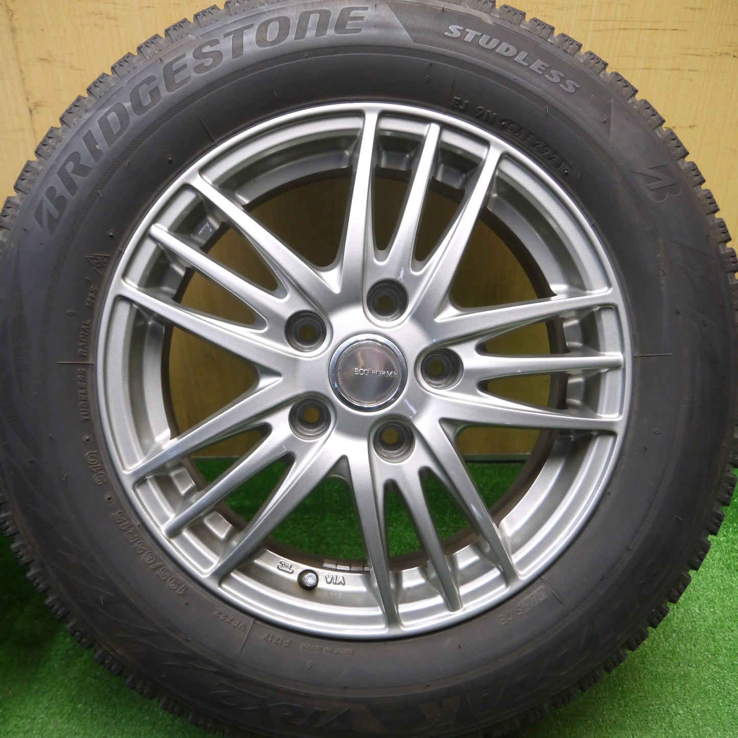 [送料無料] キレイ！21年★スタッドレス 195/65R15 ブリヂストン ブリザック VRX2 ECO FORME エコフォルム 15インチ PCD114.3/5H★5011408Hス