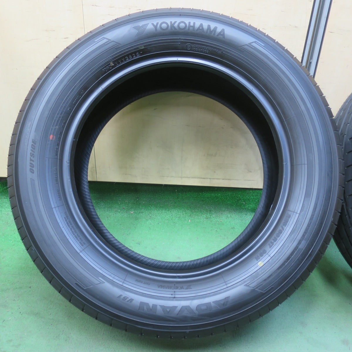 新車外し！25年★225/60R17 ヨコハマ アドバン V61 V61H タイヤ 17インチ レクサス LBX アルファード ヴェルファイア 等★6032403イノタ
