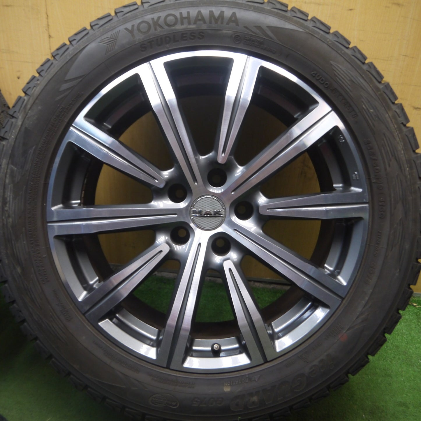 *送料無料* バリ溝！8.5分★BMW 等 MAK 265/50R19 スタッドレス ヨコハマ アイスガード G075 19インチ PCD120/5H★4080105Hス