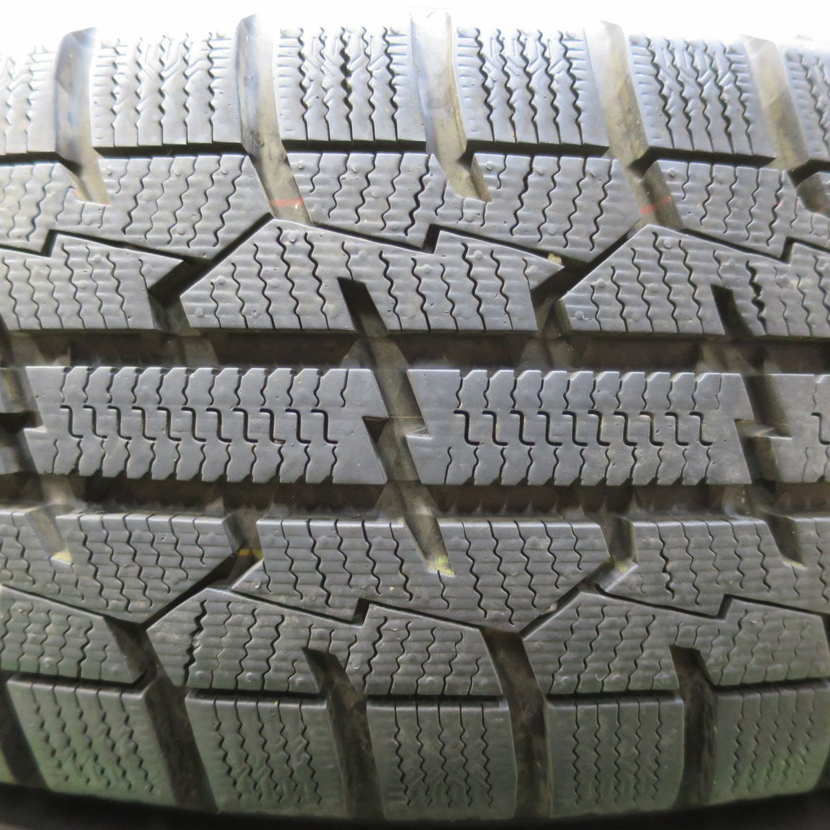 バリ溝！23年！9.5分以上★トヨタ NHP10 アクア 純正 175/65R15 スタッドレス トーヨー オブザーブ ガリット GIZ 15インチ PCD100/4H★5102803イス