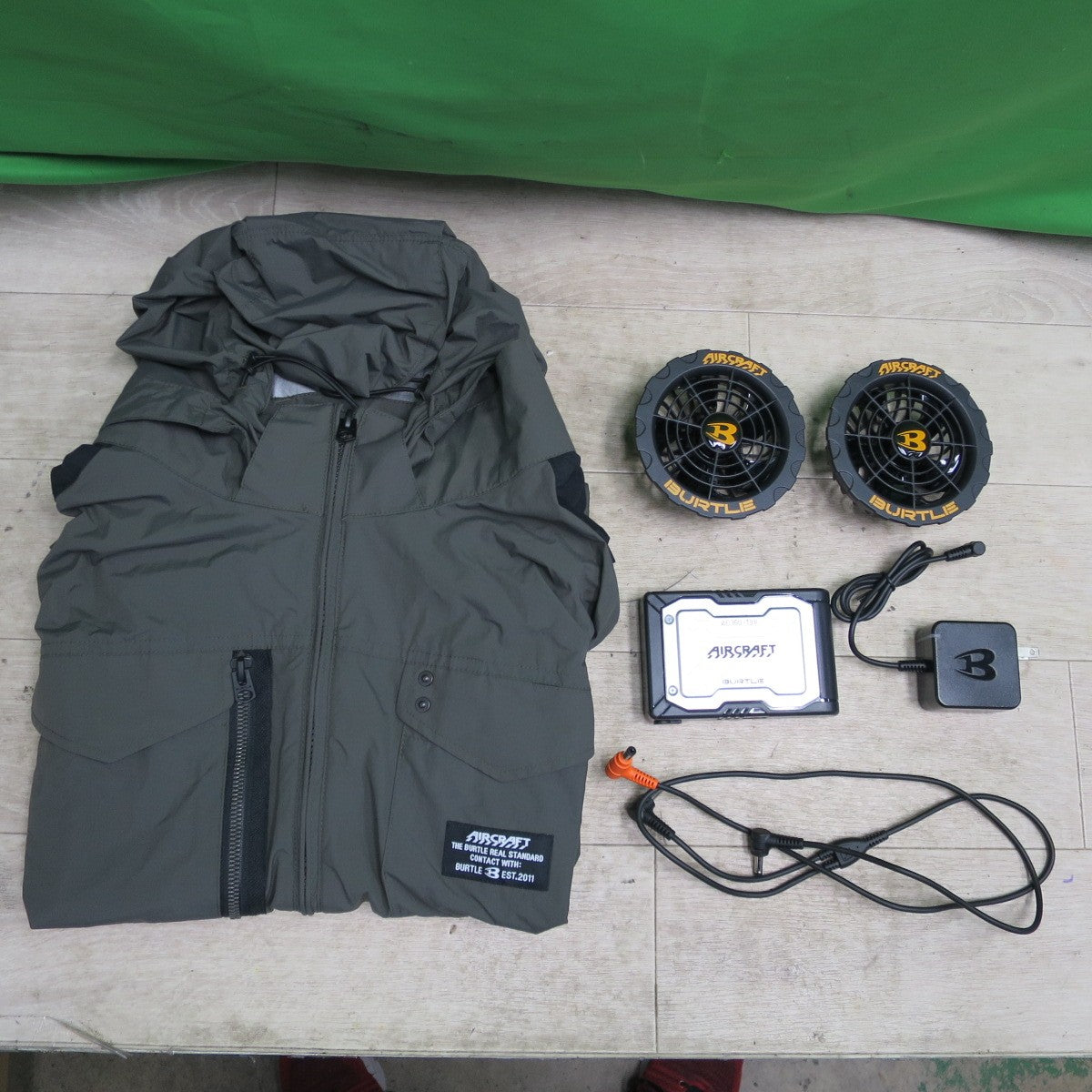 [送料無料] キレイ☆バートル エアークラフト 空調服 ファン + バッテリ + ベスト ミルスグリーン XLサイズ AC370/371 AC360-19V AC1154 BURTLE☆