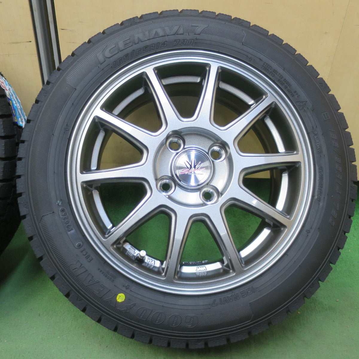 未使用！26年◎LOXARNY SPORT 165/65R14 スタッドレス グッドイヤー アイスナビ7 ロクサーニ スポーツ 14インチ PCD100/4H◎6062004イス