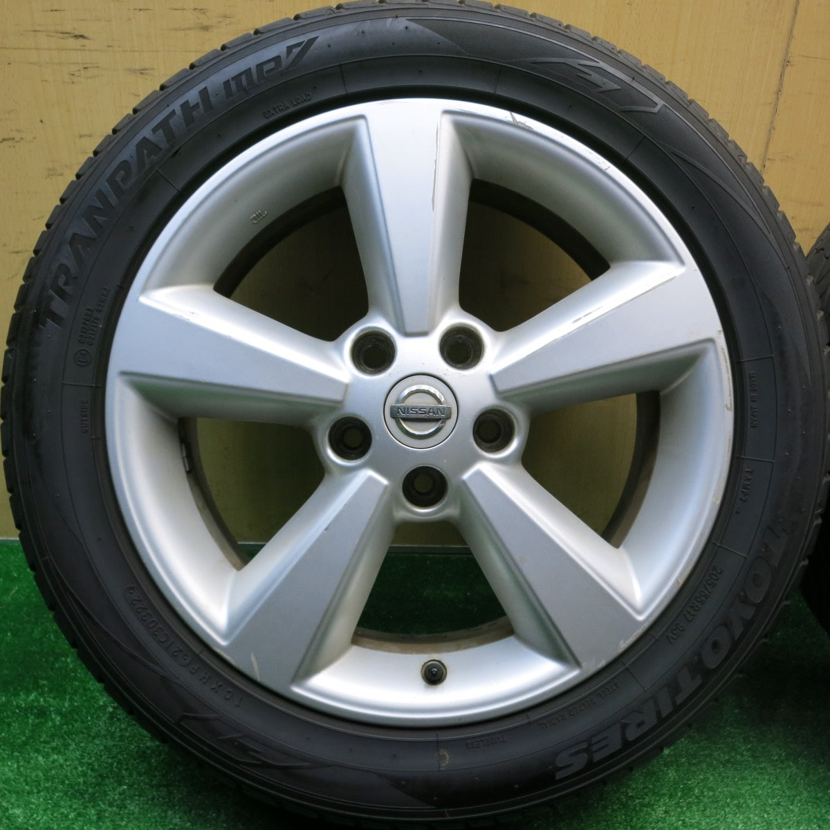 バリ溝！22年！9.5分★日産 デュアリス 純正 205/55R17 トーヨー トランパス MP7 17インチ AUTECH オーテック PCD114.3/5H★5102503HAノ