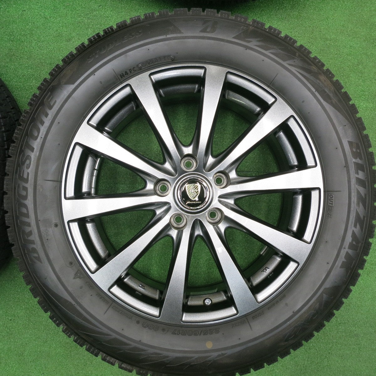[送料無料] タイヤほぼ未使用！キレイ★スタッドレス 225/60R17 ブリヂストン ブリザック VRX2 MANARAY SPORT マナレイ 17インチ PCD114.3/5H★4112302TNス