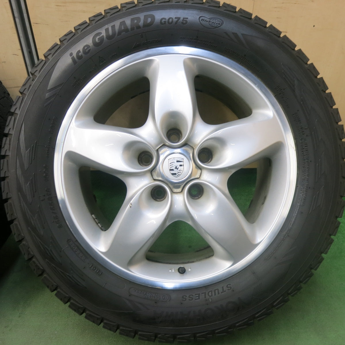 バリ溝！9.5分★ポルシェ カイエン 955 純正 BBS 255/55R18 スタッドレス ヨコハマ アイスガード G075 18インチ PCD130/5H★5110702SKス
