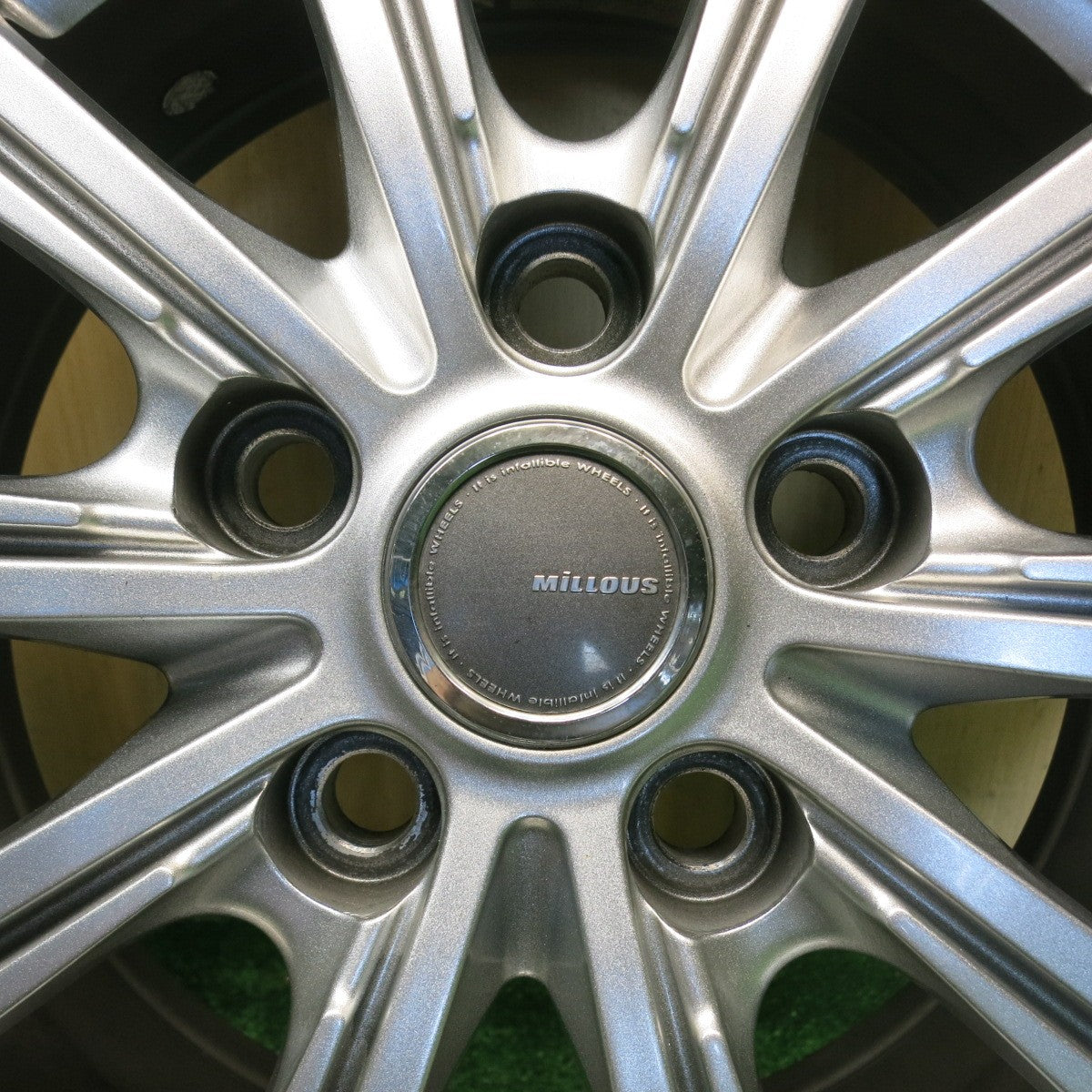 バリ溝！24年！キレイ！9.5分◎スタッドレス 195/65R15 ダンロップ ウインターマックス WM02 MiLLOUS PS ミルアス 15インチ PCD114.3/5H◎6071802HAス