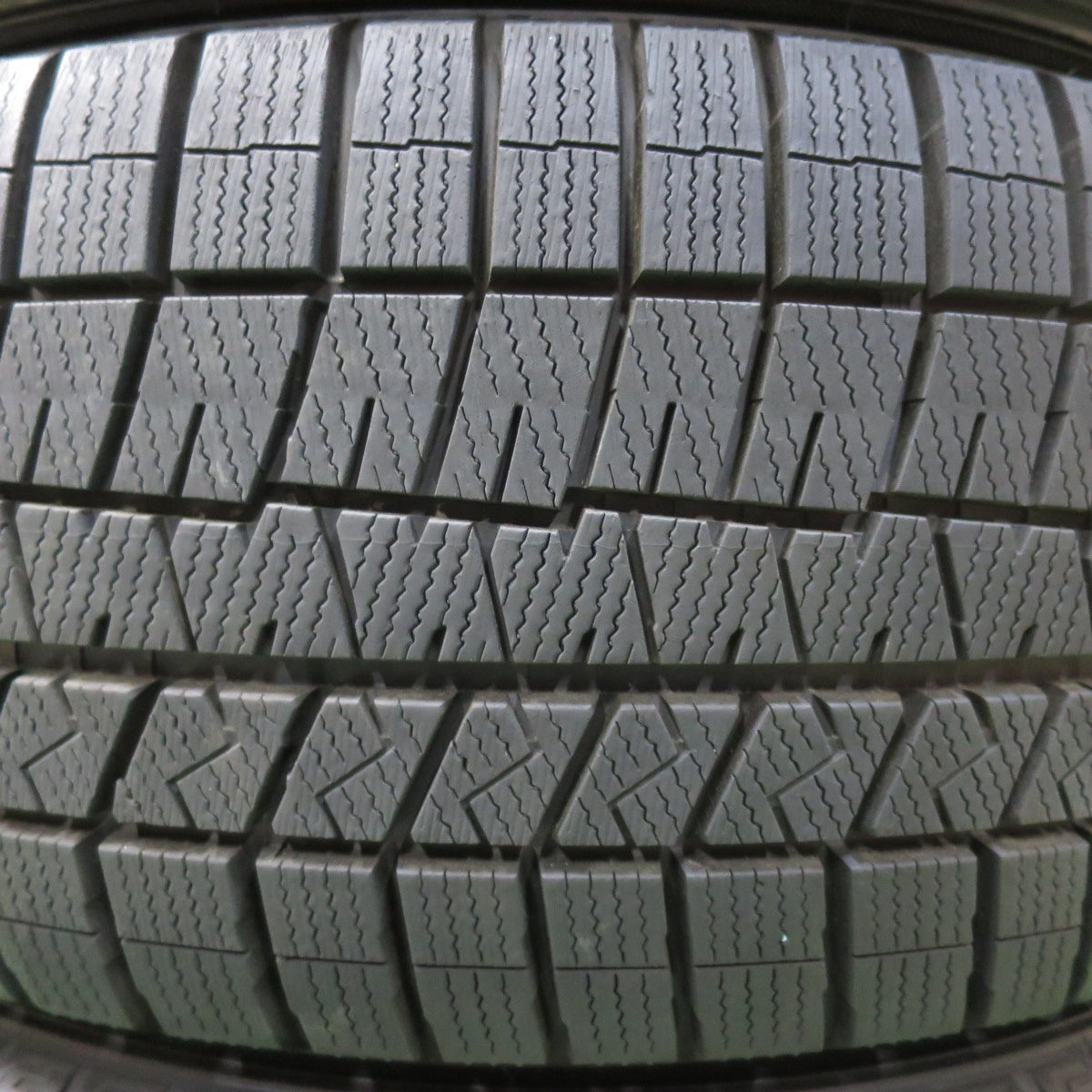 [送料無料] バリ溝！21年！キレイ！9.5分以上★BMW 等 Team Sparco 245/50R18 スタッドレス ダンロップ ウインターマックス03 18インチ PCD120/5H★5013106イス