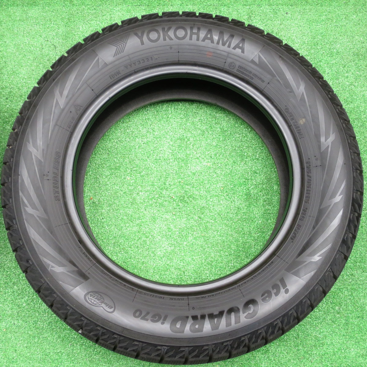 ほぼ未使用！21年★スタッドレス 195/65R15 ヨコハマ アイスガード iG70 タイヤ 15インチ ノア プリウス セレナ ヴォクシー ステップワゴン 等★5120702NKスタ