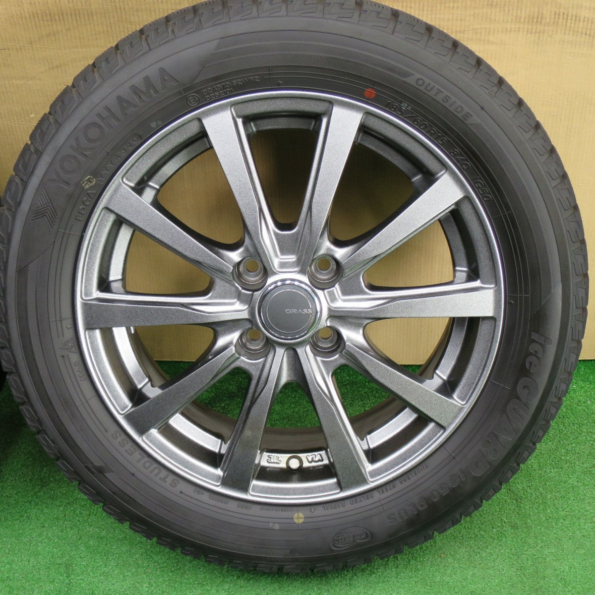 超バリ溝！キレイ！ほぼ10分★スタッドレス 185/60R15 ヨコハマ アイスガード iG50 プラス GRASS グラス 15インチ PCD100/4H★6022601NKス