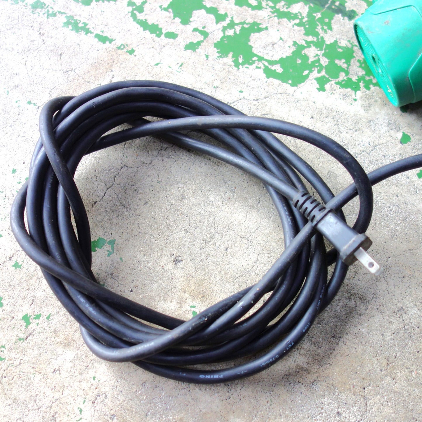[送料無料] ◆makita マキタ 165mm マルノコ M562 切断機 丸のこ 電動工具 100V◆