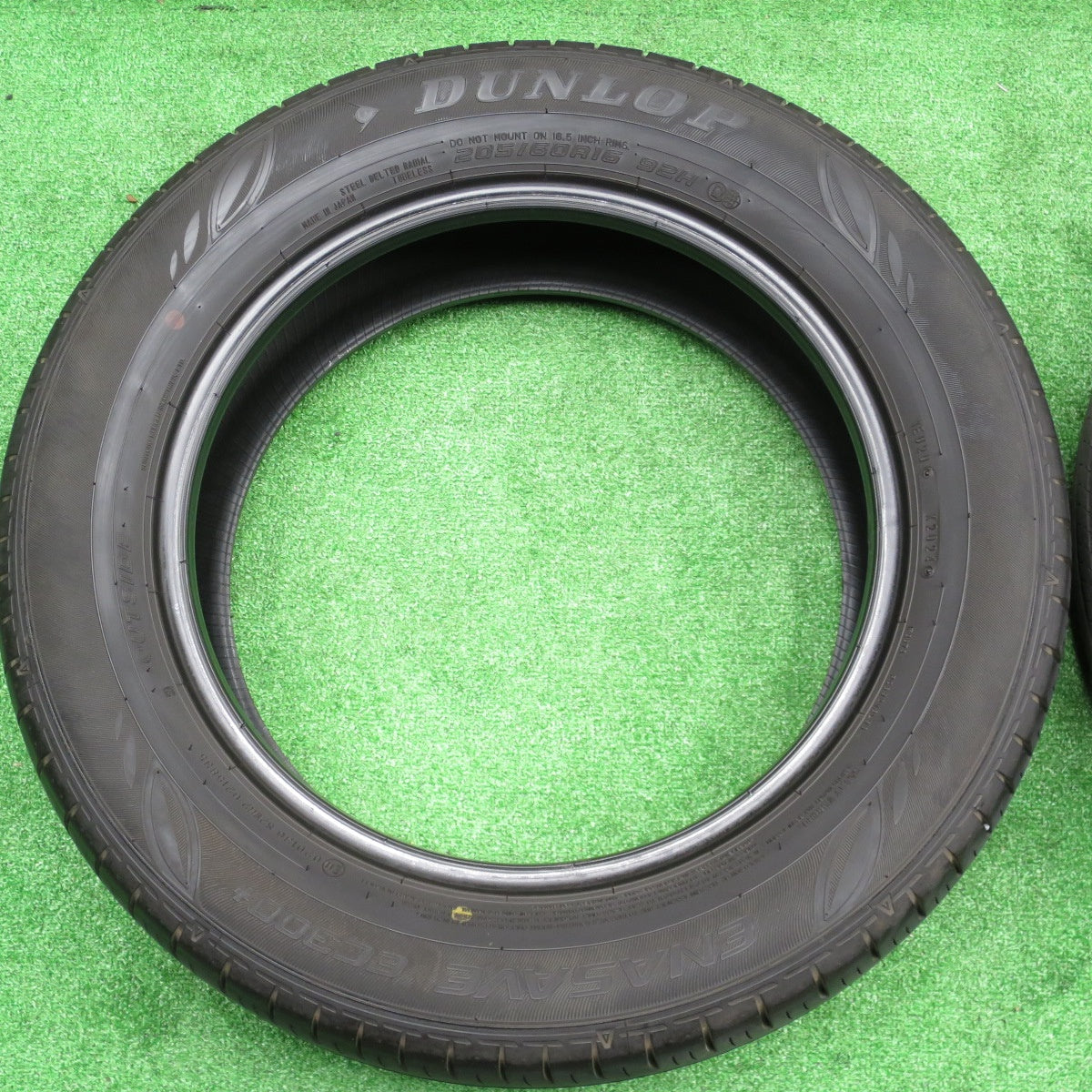 バリ溝！24年！9.5分★205/60R16 ダンロップ エナセーブ EC300+ タイヤ 16インチ ノア ヴォクシー ステップワゴン 等★5121102NKノタ