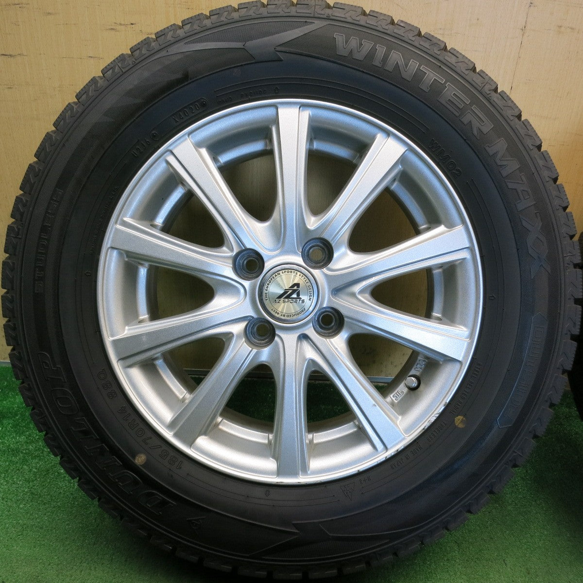 バリ溝！キレイ！9.5分◎スタッドレス 185/70R14 ダンロップ ウインターマックス WM02 AZ SPORTS AZスポーツ 14インチ PCD100/4H◎6080204HAス