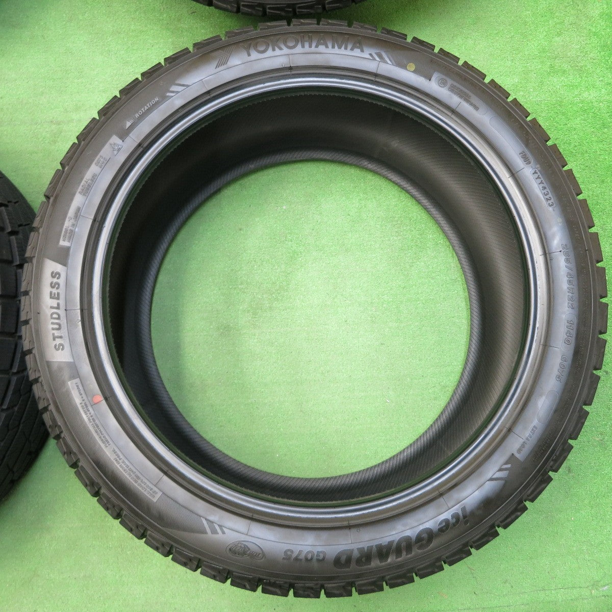 *送料無料* 超バリ溝！23年！9.5分以上★スタッドレス 285/45R22 ヨコハマ アイスガード G075 タイヤ 22インチ キャデラック シボレー ランクル 等★4041301イスタ