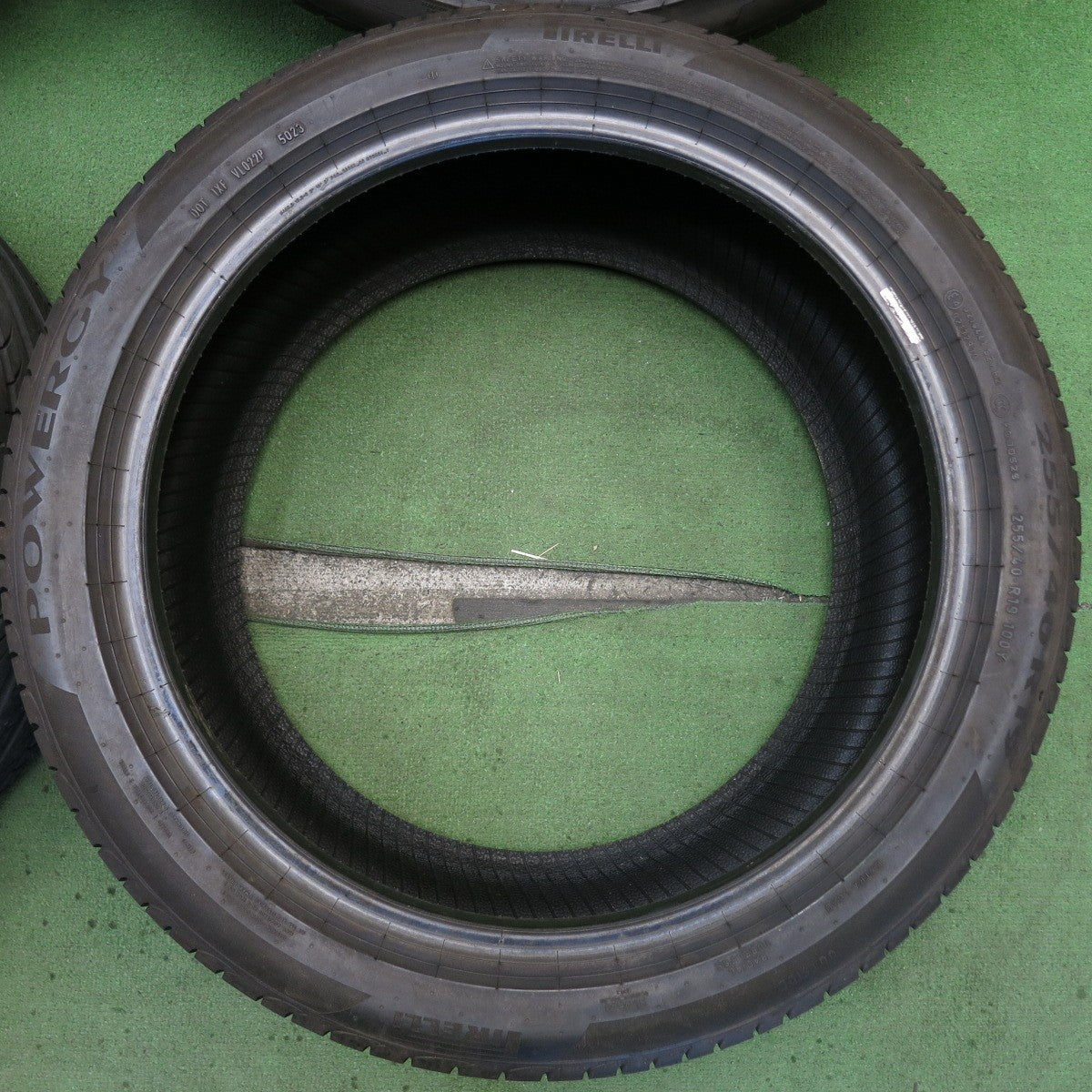 バリ溝！23年！9分◎255/40R19 ピレリ POWERGY パワジー 19インチ タイヤ アウディ ティグアン ベンツ BMW 等◎6082604KKノタ