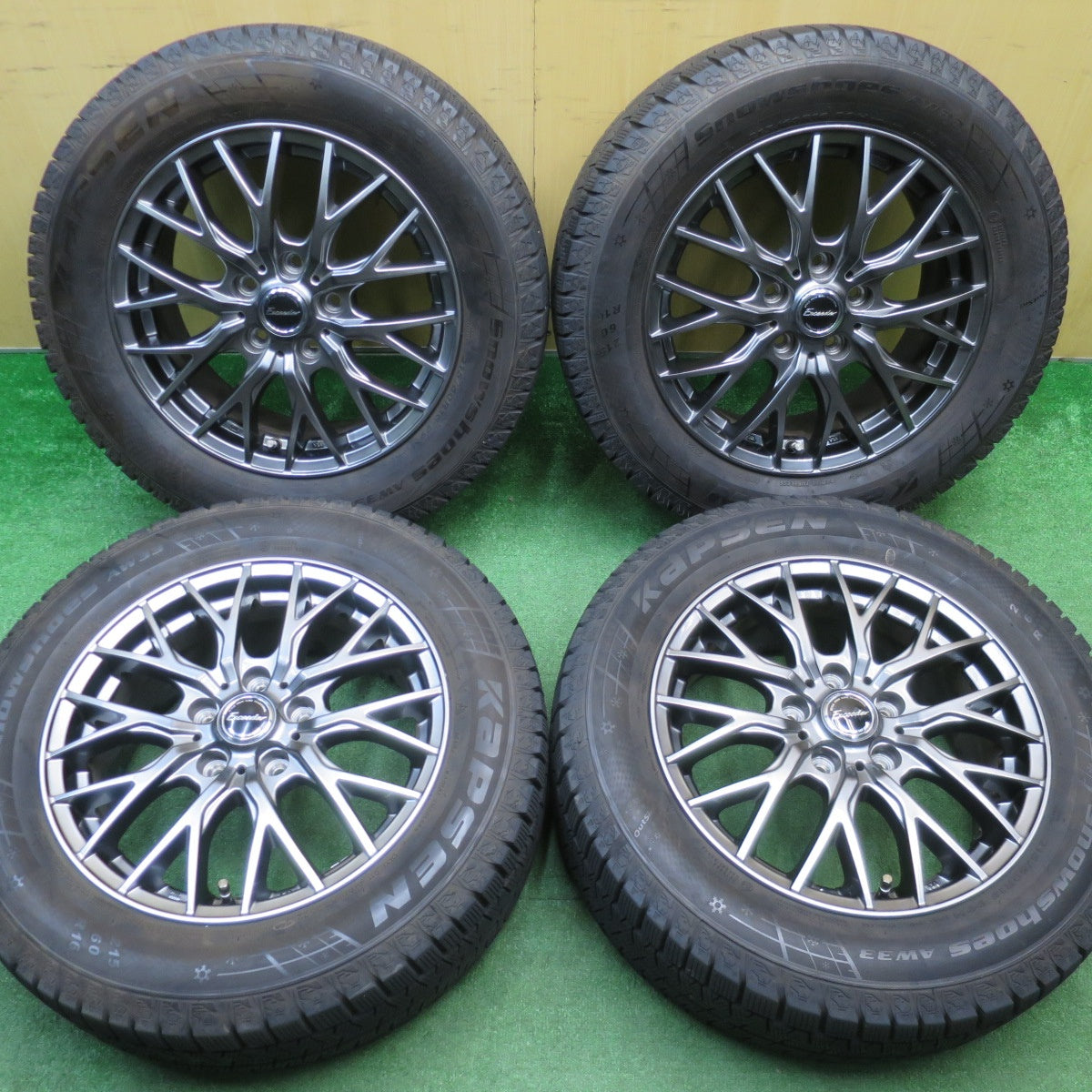 バリ溝！22年！キレイ！9.5分★スタッドレス 215/60R16 カプセン Snowshoes AW33 Exceeder エクシーダー 16インチ PCD114.3/5H★5121804NJス