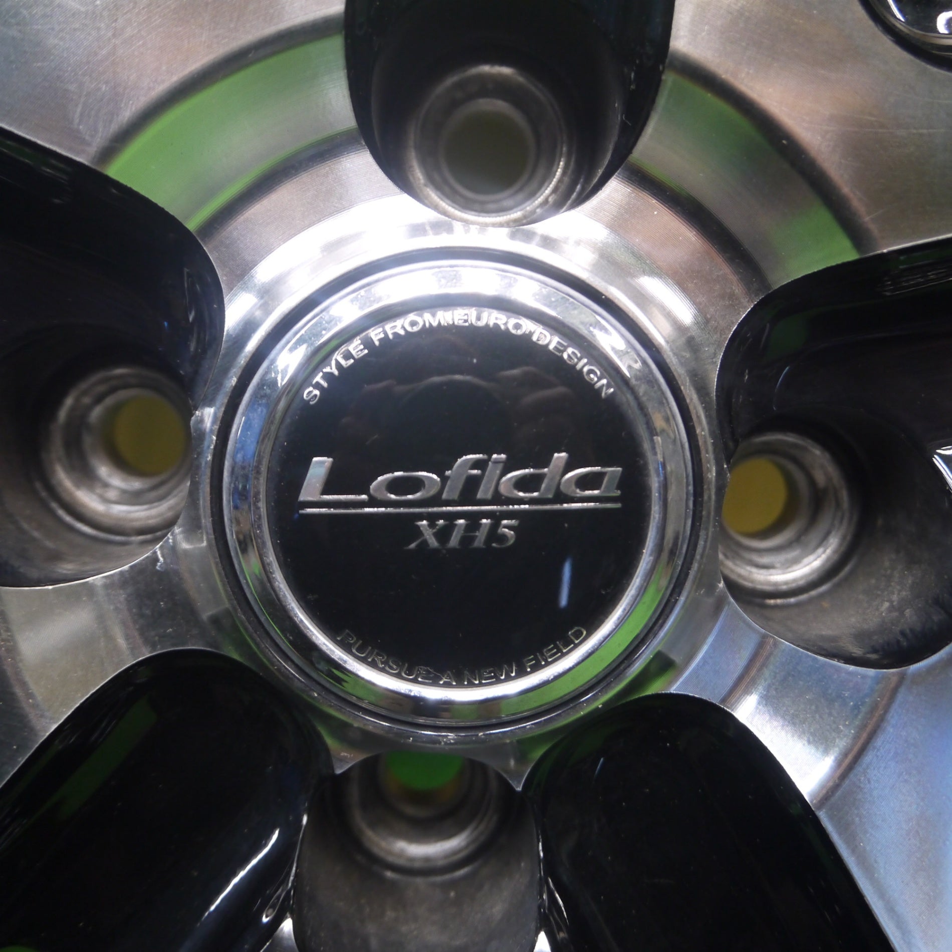 送料無料] バリ溝！キレイ！9.5分☆スタッドレス 195/60R17 ダンロップ