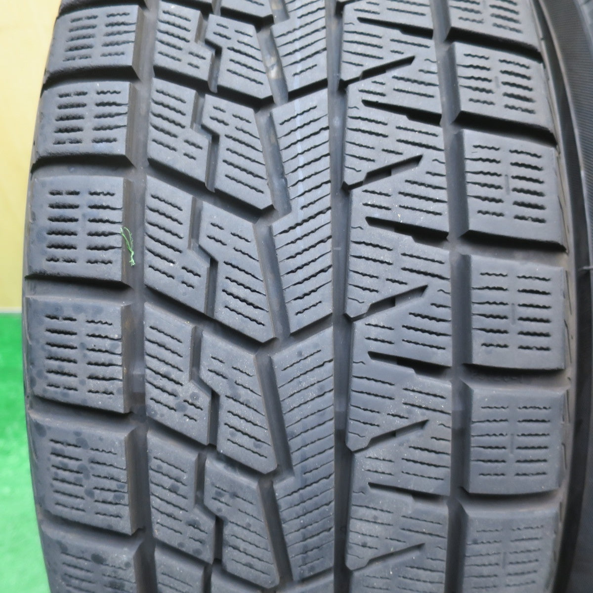 バリ溝！22年！9.5分★スタッドレス 215/60R16 ヨコハマ アイスガード iG70 BROOK ブルック 16インチ PCD114.3/5H★5112703NJス