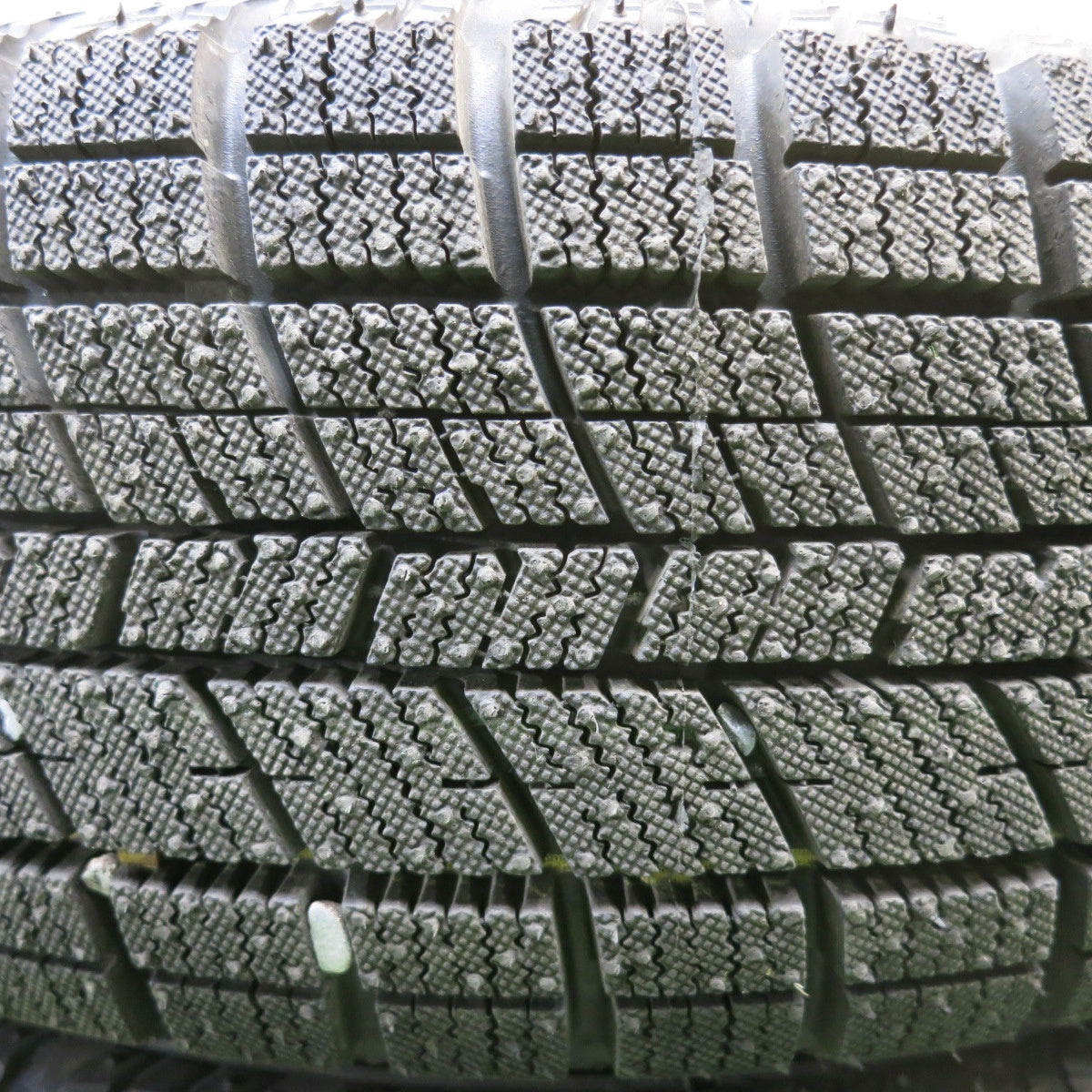 超バリ溝！25年！キレイ！ほぼ10分★スタッドレス 165/55R15 ナンカン アイス アクティバ AW-1 EMBELY エンベリー 15インチ 軽サイズ N-BOX タント 等 PCD100/4H★6031501HAス