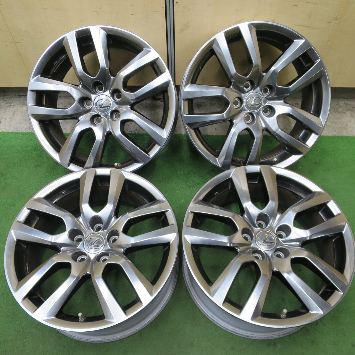 キレイ！センサー付き★レクサス NX バージョンL 純正 ホイール 18インチ 18×7.5J PCD114.3/5H★6033102NGホ