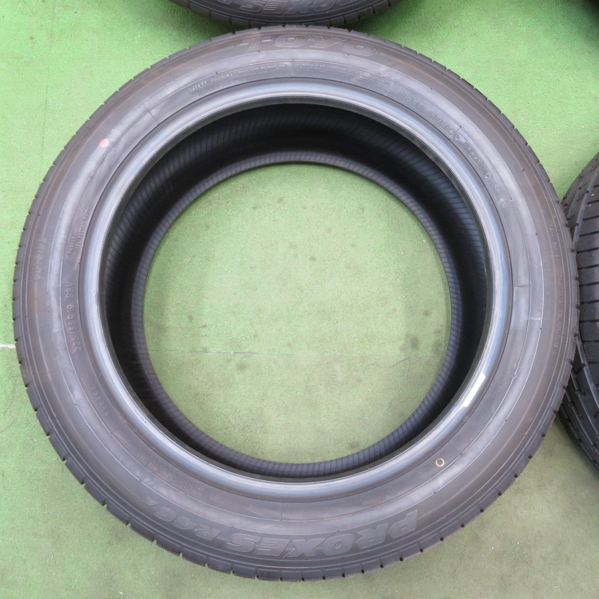 新車外し！23年★225/55R19 トーヨー プロクセス R46A タイヤ 19インチ ハリアー CX-5 CX-8 ヴェルファイア アルファード 等★6031301NGノタ
