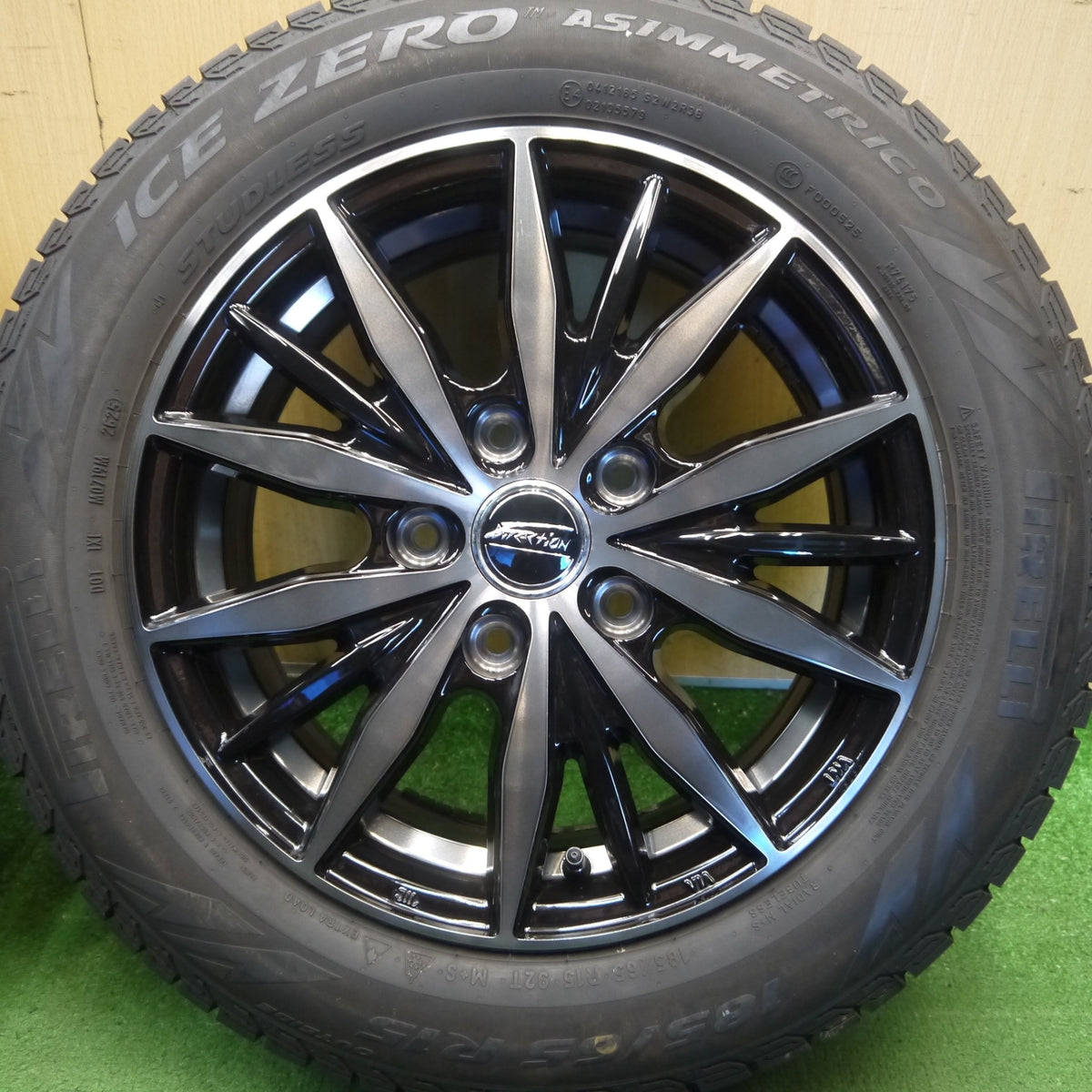バリ溝！25年！キレイ！9.5分◎スタッドレス 185/65R15 ピレリ アイスゼロ アシンメトリコ F-Direction WF10 F- ディレクション 15インチ PCD114.3/5H◎6093004Hス