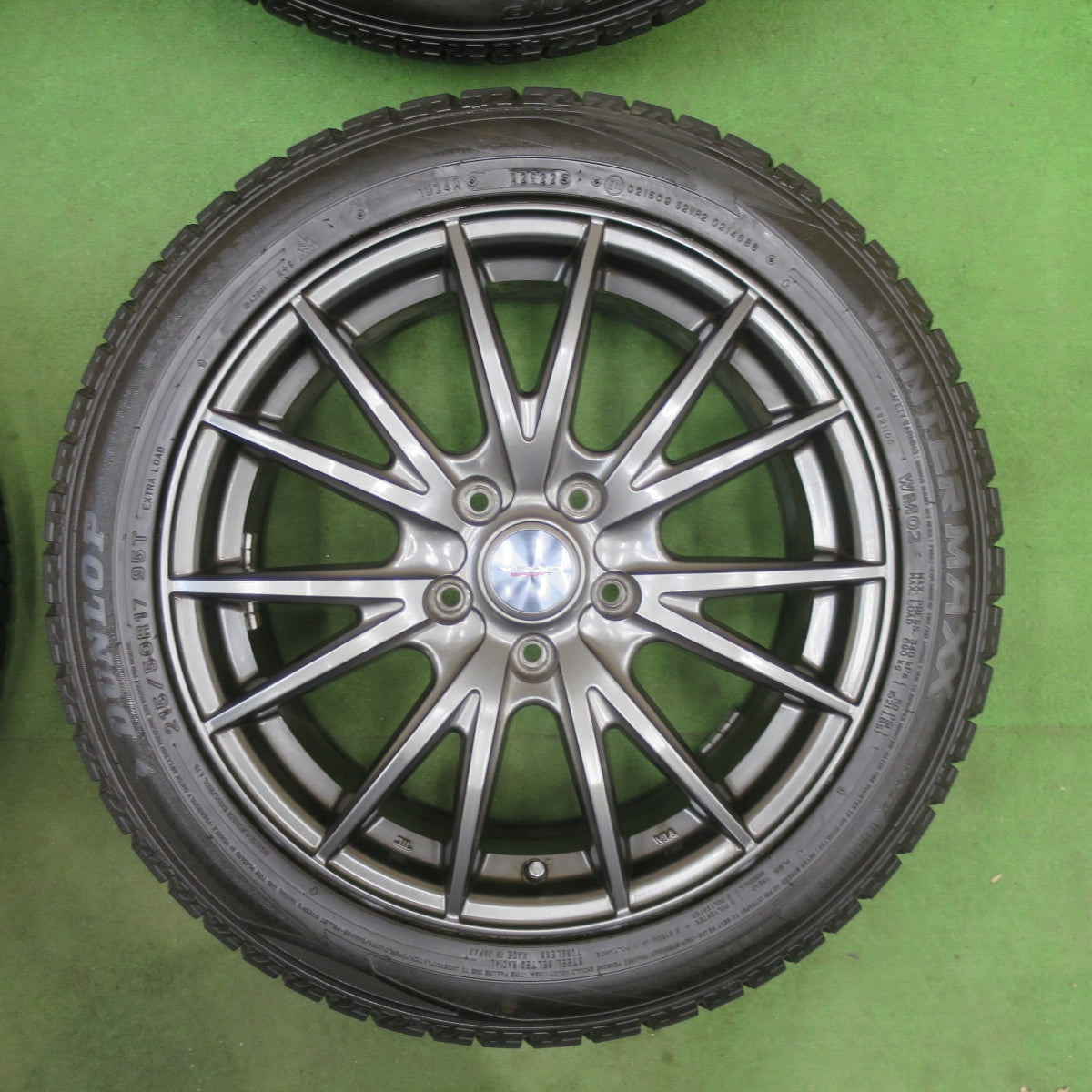 バリ溝！22年！キレイ！9.5分★スタッドレス 215/50R17 ダンロップ ウインターマックス WM02 VELVA SPORT ヴェルヴァ スポーツ 17インチ PCD114.3/5H★6042302TTス
