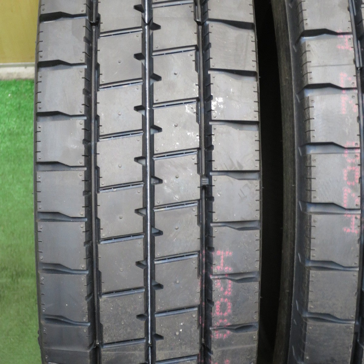 *送料無料* 未使用！24年★トラック タイヤ 205/80R17.5 120/118N ブリヂストン デュラビス G640 DURAVIS 17.5インチ★4041608クノタ