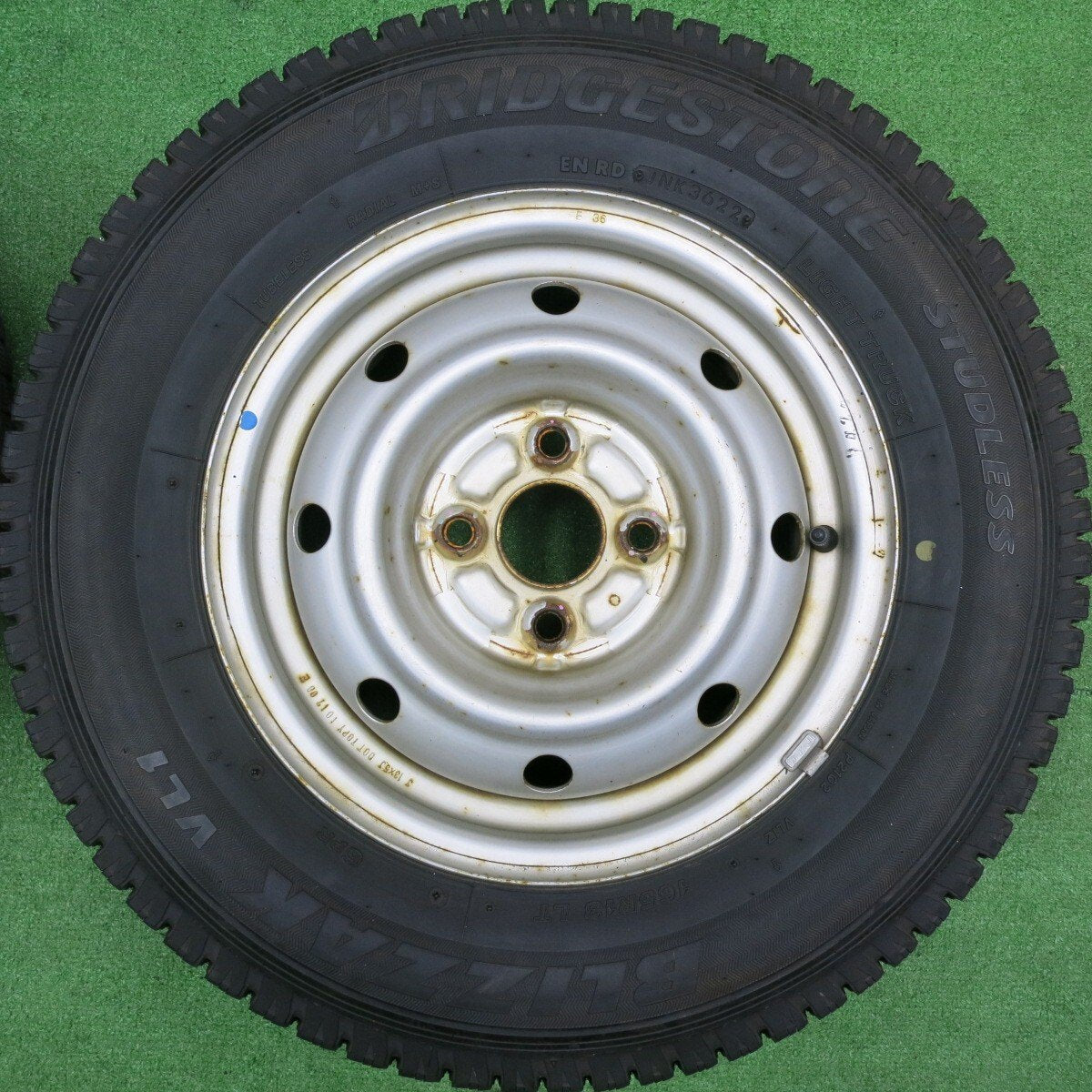 バリ溝！22年！9.5分以上★スタッドレス 165R13 6PR ブリヂストン ブリザック VL1 スチール 13インチ PCD100/4H★4111604HAス