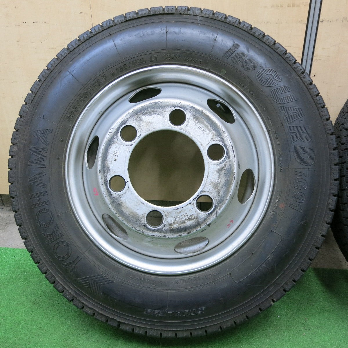 バリ溝！8.5分！2本★トラック 205/80R17.5 120/118L 12PR スタッドレス ヨコハマ アイスガード iG91 TOPY スチール 17.5インチ 118.5-9CS PCD222.25/6H★5060302ナス
