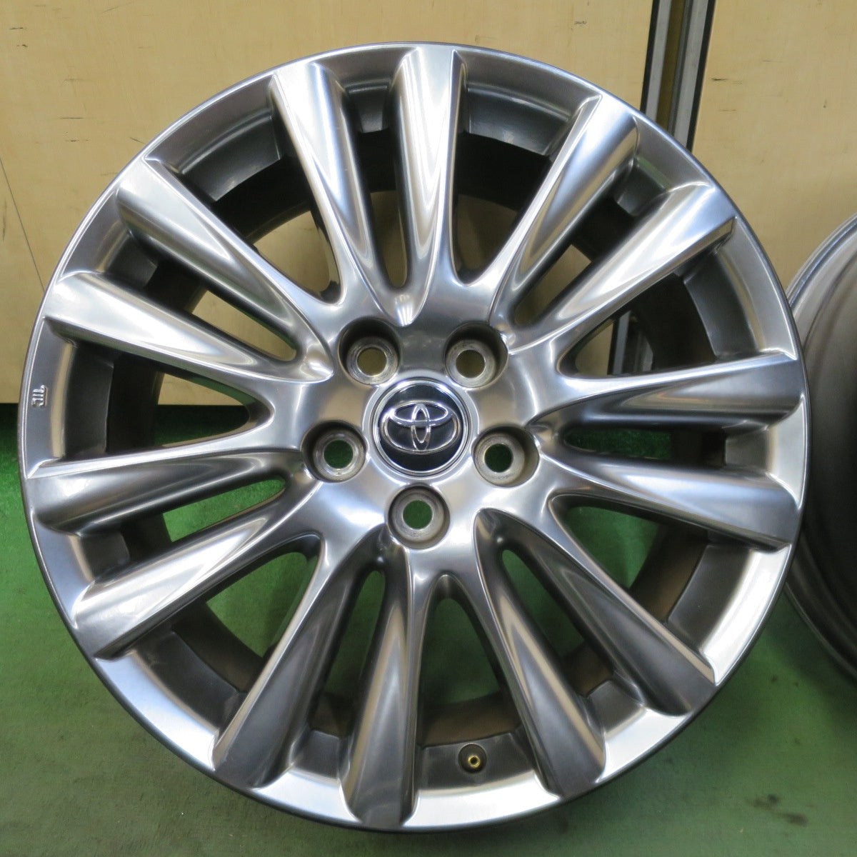 4本価格◎トヨタ 60系 ハリアー 純正 ホイール 18インチ 18×7.5J PCD114.3/5H◎6081102NGホ