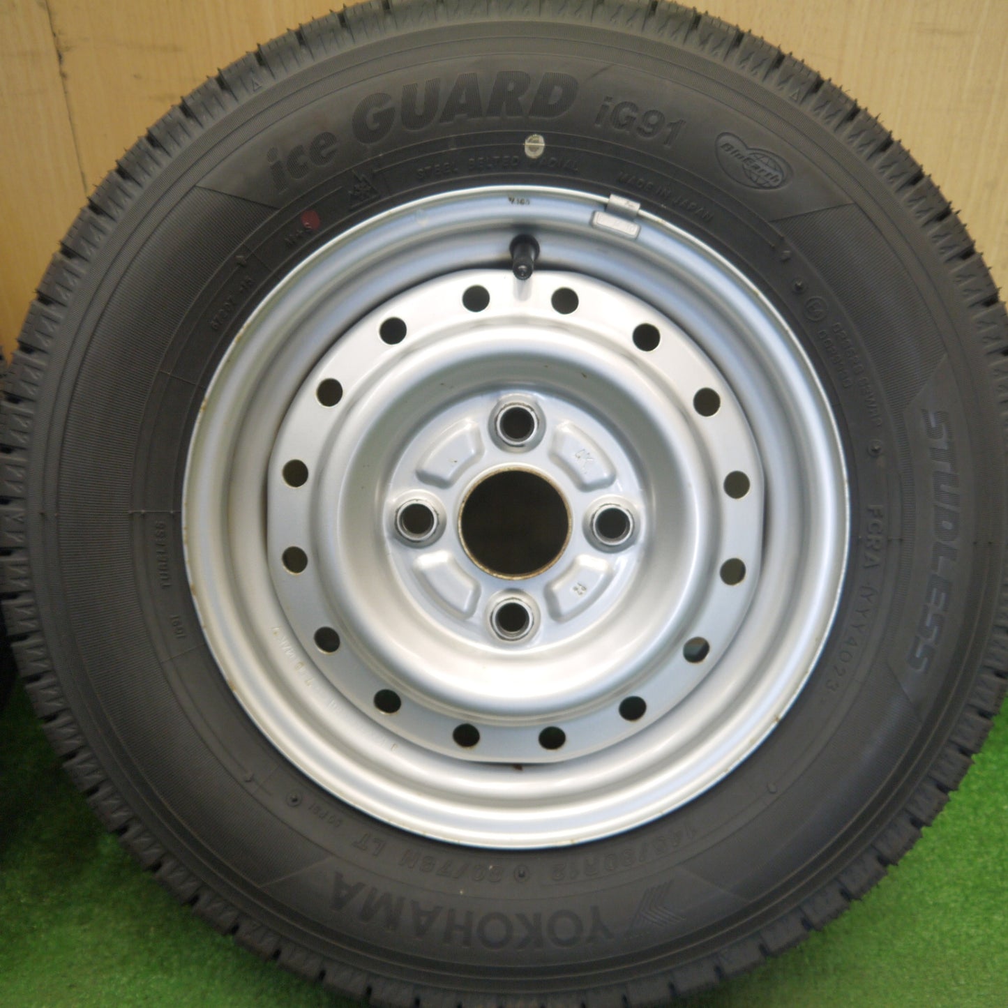バリ溝！23年！キレイ！9.5分以上★スタッドレス 145/80R12 80/78N ヨコハマ アイスガード iG91 スチール ホイール 12インチ PCD100/4H★6041308Hス