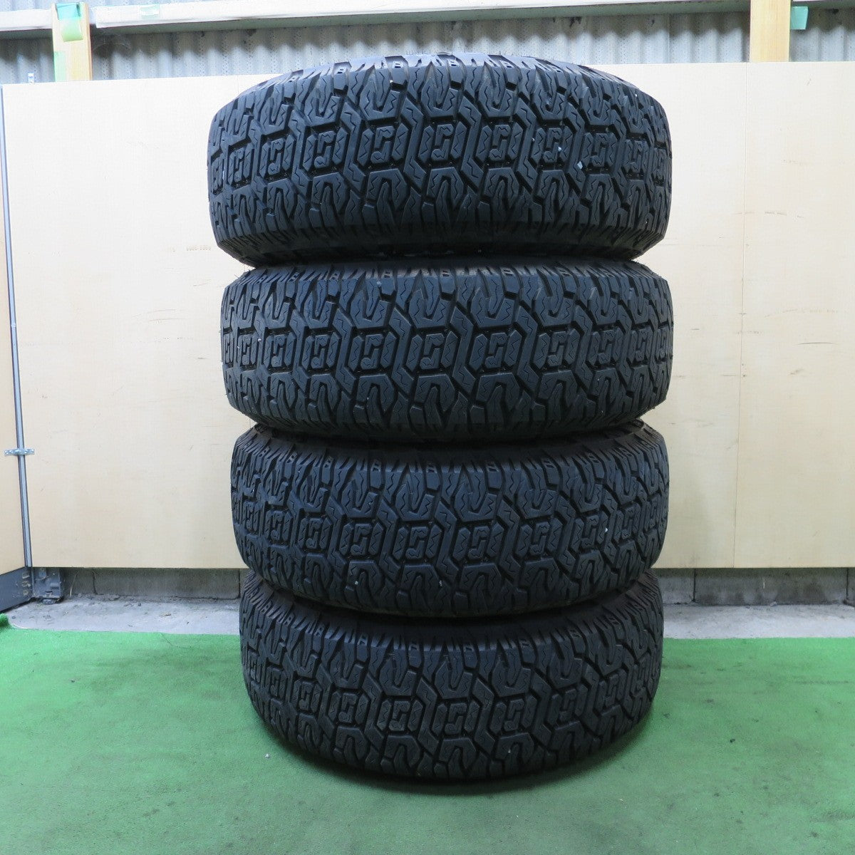 バリ溝！25年！ほぼ10分★JEEP ジープ JK ラングラー サハラ 純正 255/70R18 レーダー RENEGADE A/T PRO 18インチ PCD127/5H★6042901ナノ