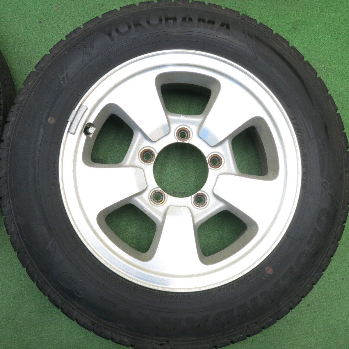 バリ溝！25年！9.5分★スズキ ジムニー 純正 ENKEI 175/80R16 ヨコハマ ジオランダー CV G058 16インチ エンケイ PCD139.7/5H★6040516HAノ
