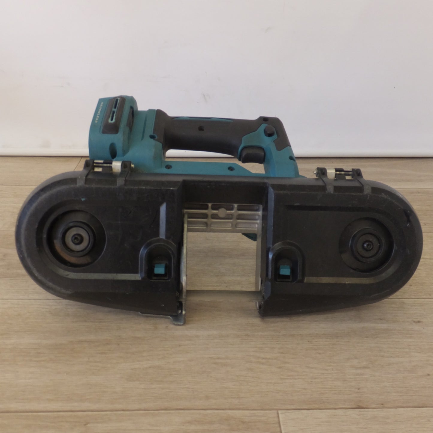 [送料無料] ★マキタ makita 充電式ポータブルバンドソー PB183D 18V 本体のみ★