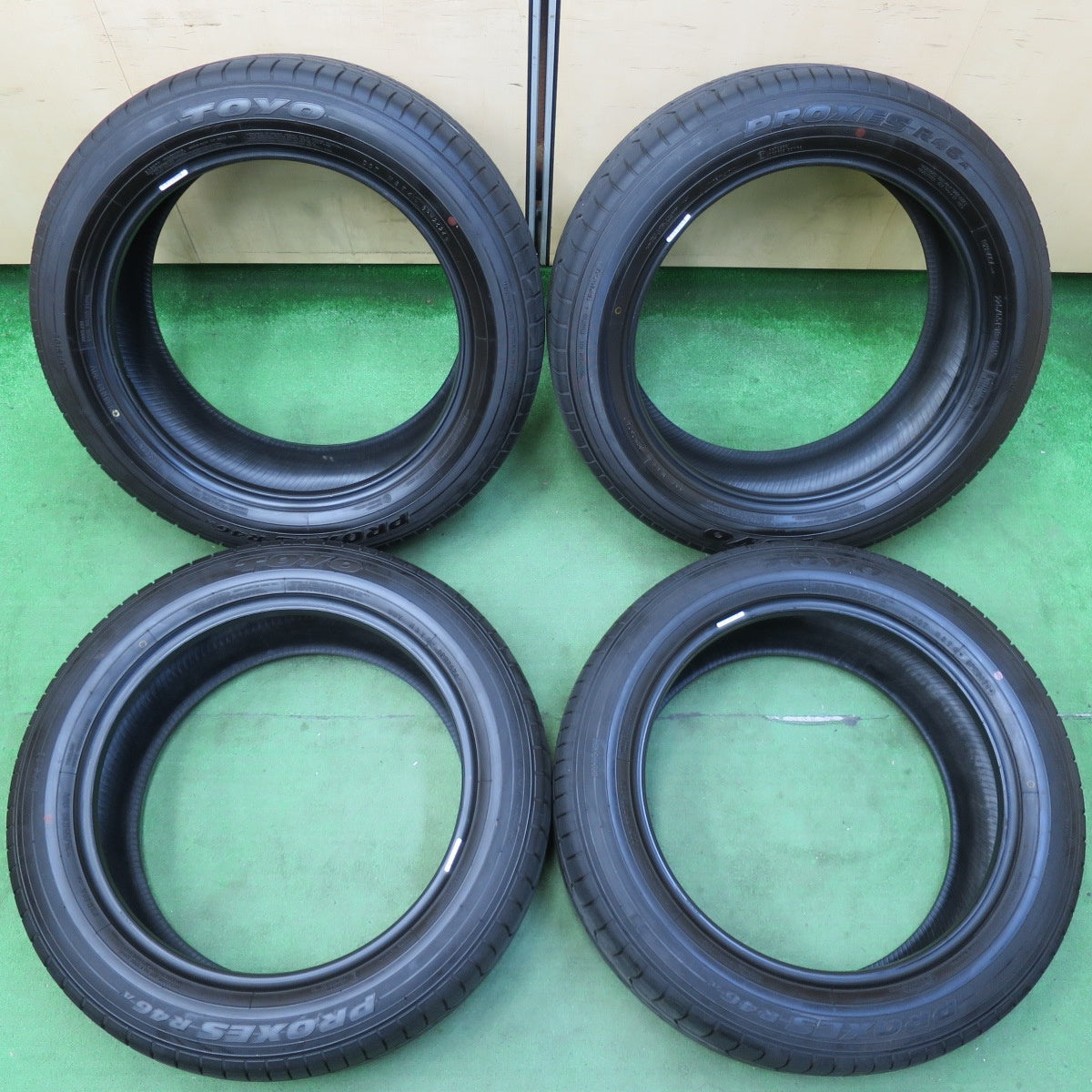 [送料無料] バリ溝！24年！9.5分以上★225/55R19 トーヨー プロクセス R46A タイヤ 19インチ ハリアー アルファード ヴェルファイア等★4111304イノタ
