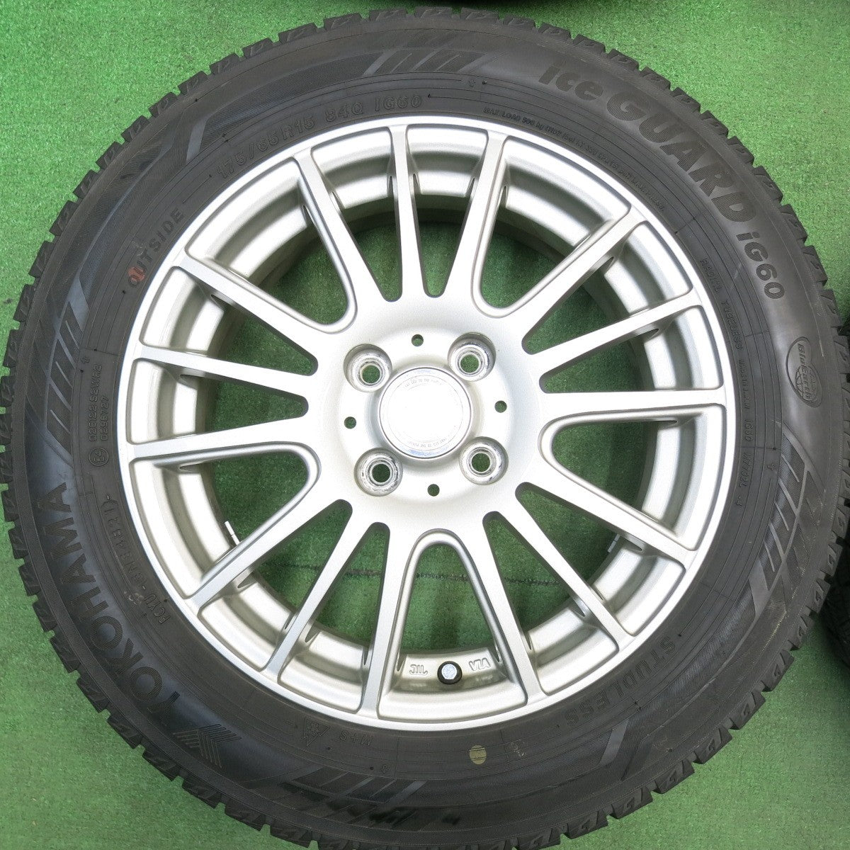 バリ溝！キレイ！9分★スタッドレス 175/65R15 ヨコハマ アイスガード iG60 ravrion selzer ラブリオン 15インチ PCD100/4H★6032810HAス