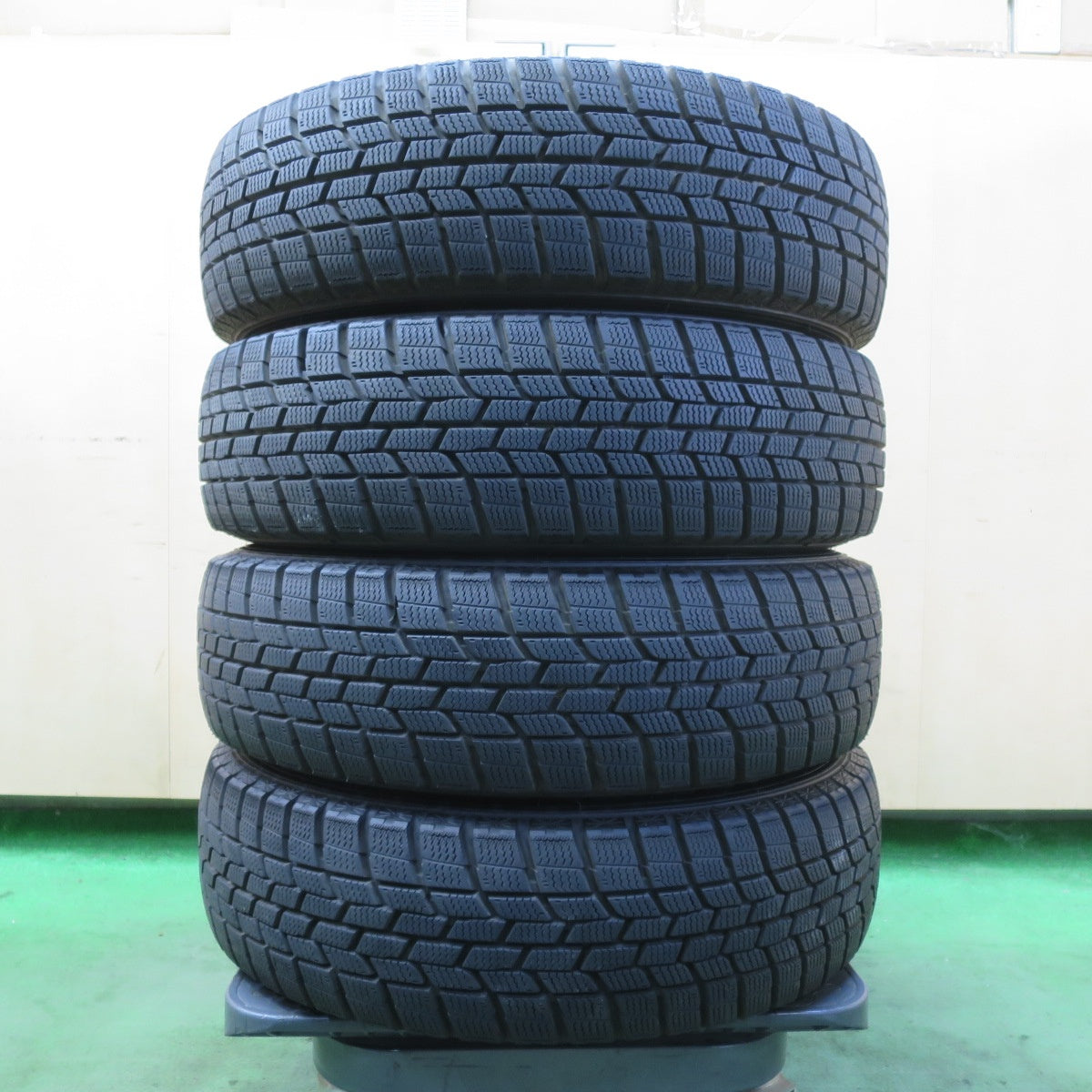バリ溝！キレイ！9.5分★LOXARNY Pavone 165/65R14 スタッドレス グッドイヤー アイスナビ6 ロクサーニ パヴォーネ 14インチ ソリオ ハスラー 等 PCD100/4H★5101504イス