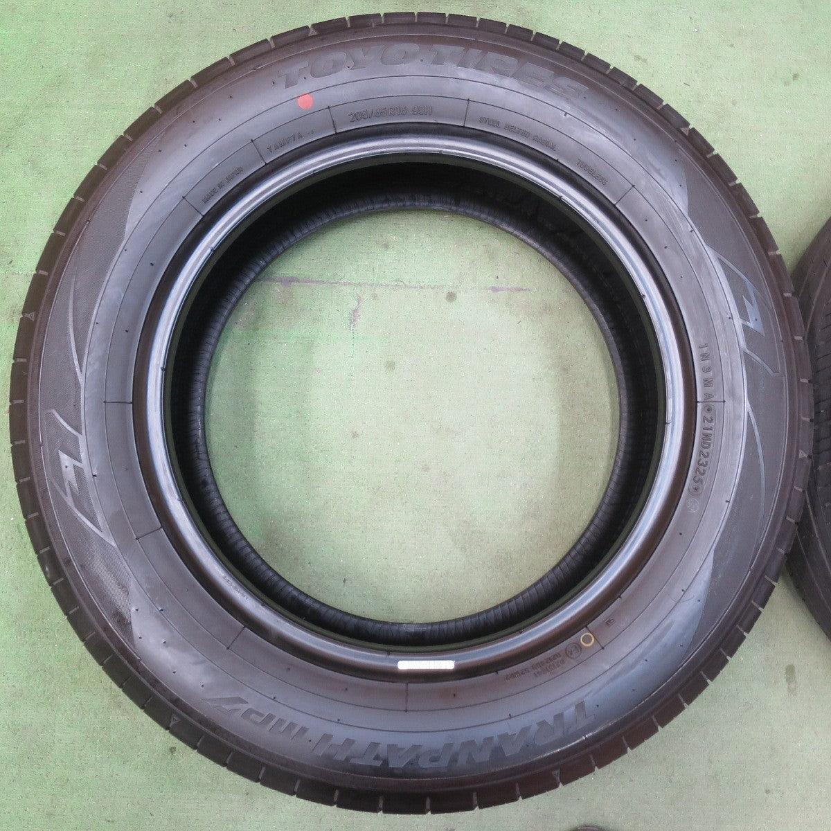 バリ溝！25年！8.5分★205/65R16 トーヨー トランパス MP7 タイヤ 16インチ ヤリスクロス セレナ アルファード 等★5121702イノタ