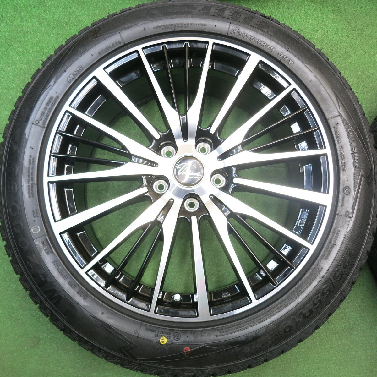 未使用！25年★スタッドレス 225/55R19 ジーテックス WH2000 SUV Verthandi ヴェルサンディ ヴェルザンディ 19インチ PCD114.3/5H★6011713HAス