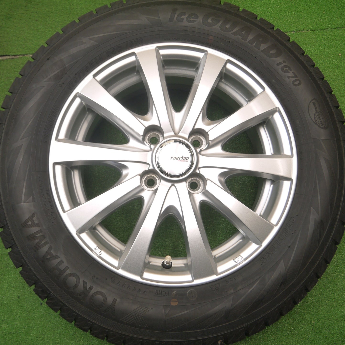 [送料無料] バリ溝！22年！キレイ！ほぼ10分★スタッドレス 175/70R14 ヨコハマ アイスガード iG70 ravrion RS01 ラブリオン 14インチ PCD100/4H★4110102Hス